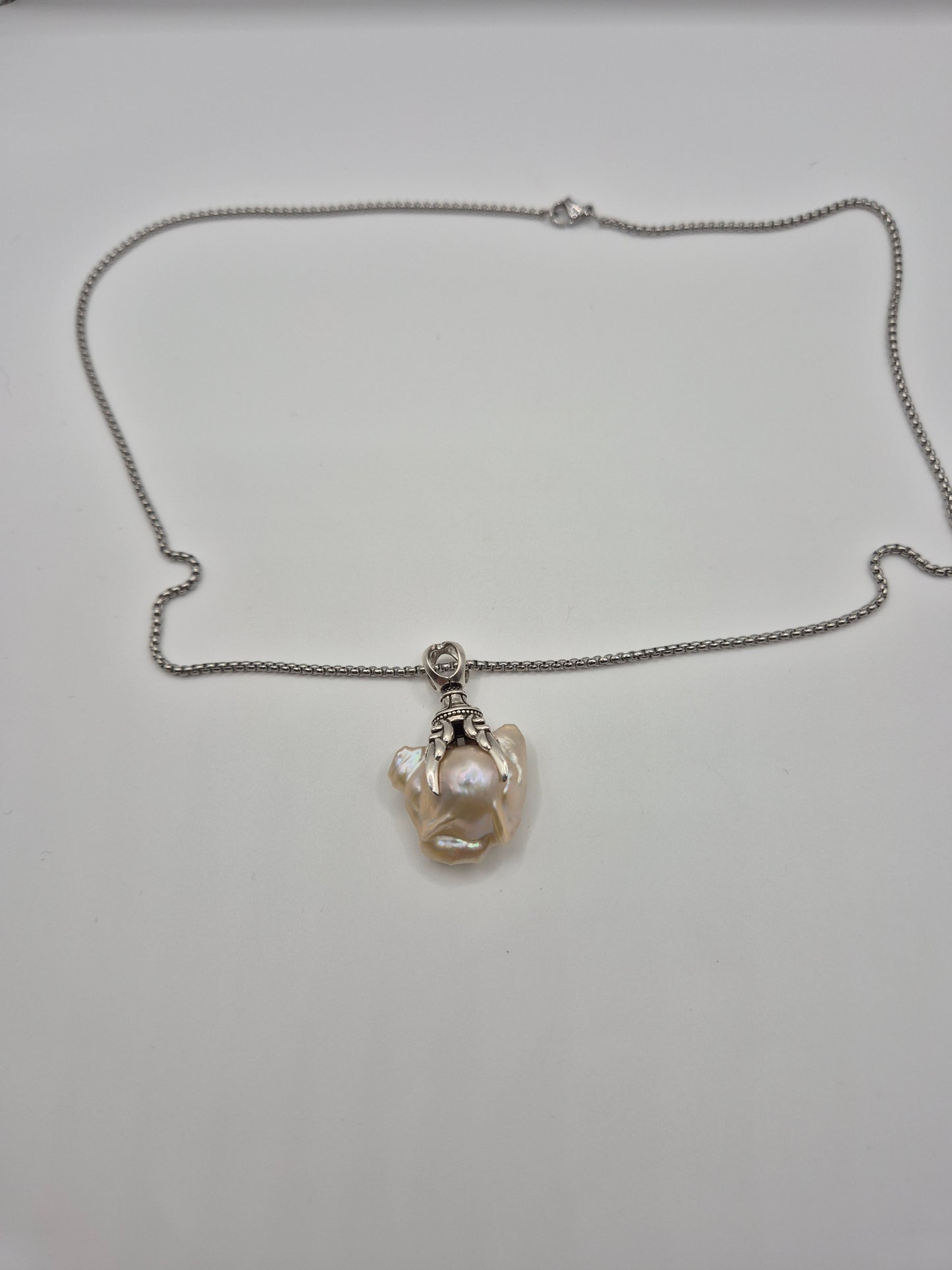 Dragon Claw Pearl Necklace