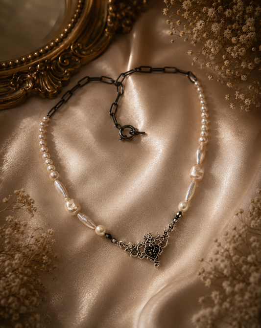 The Black Rose Pearl Necklace