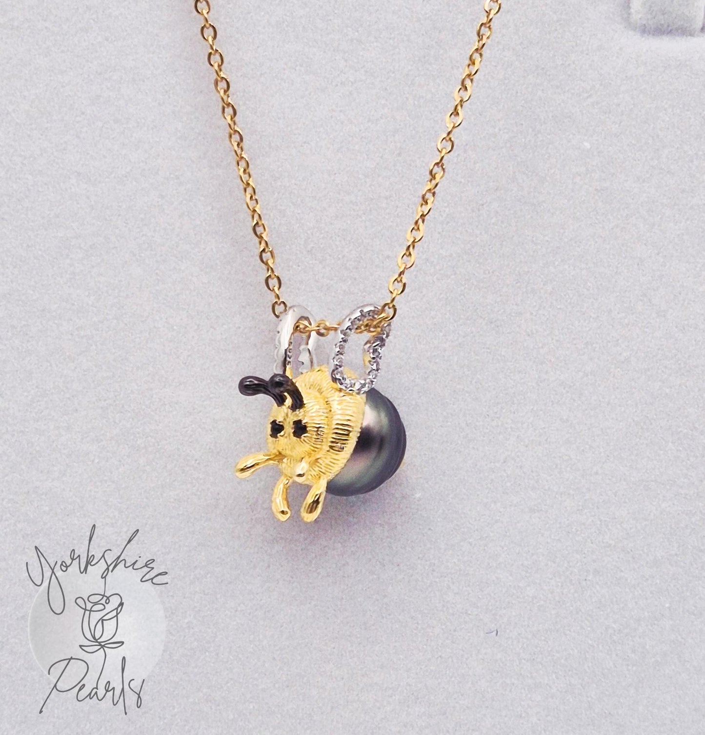 Black Tahitian Pearl Bee Pendant: S925 Black & Gold