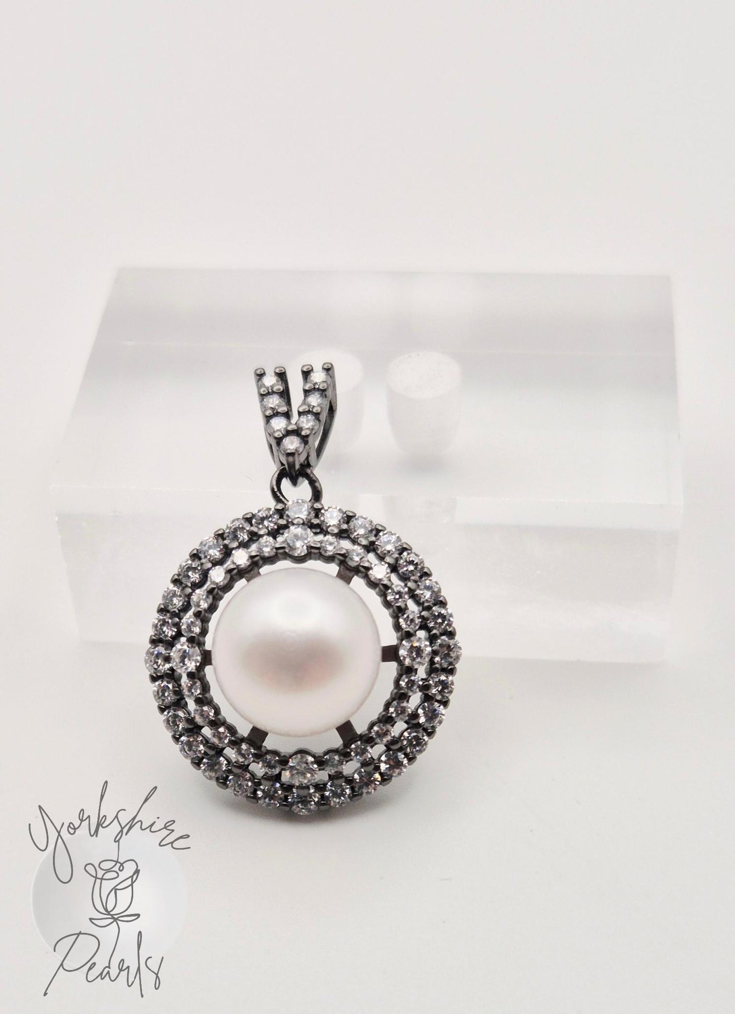 Sparkle Double Circle Pearl Pendant