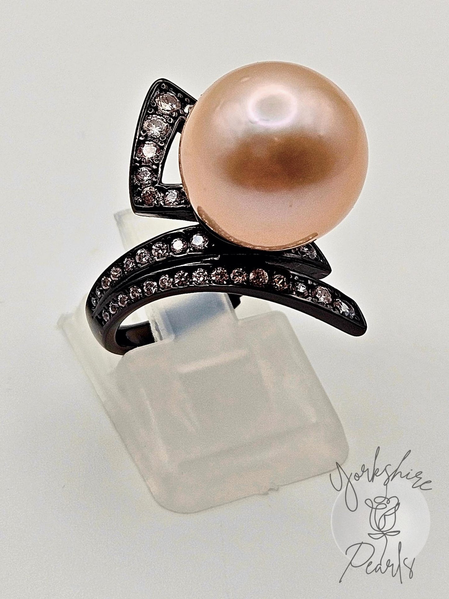 Large Edison Pearl Black Arrow Ring - Sterling Silver