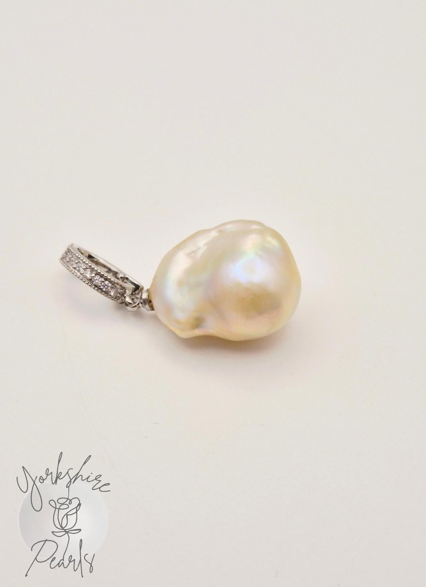 Simple King Pearl Drop Pendant with Universal Clasp