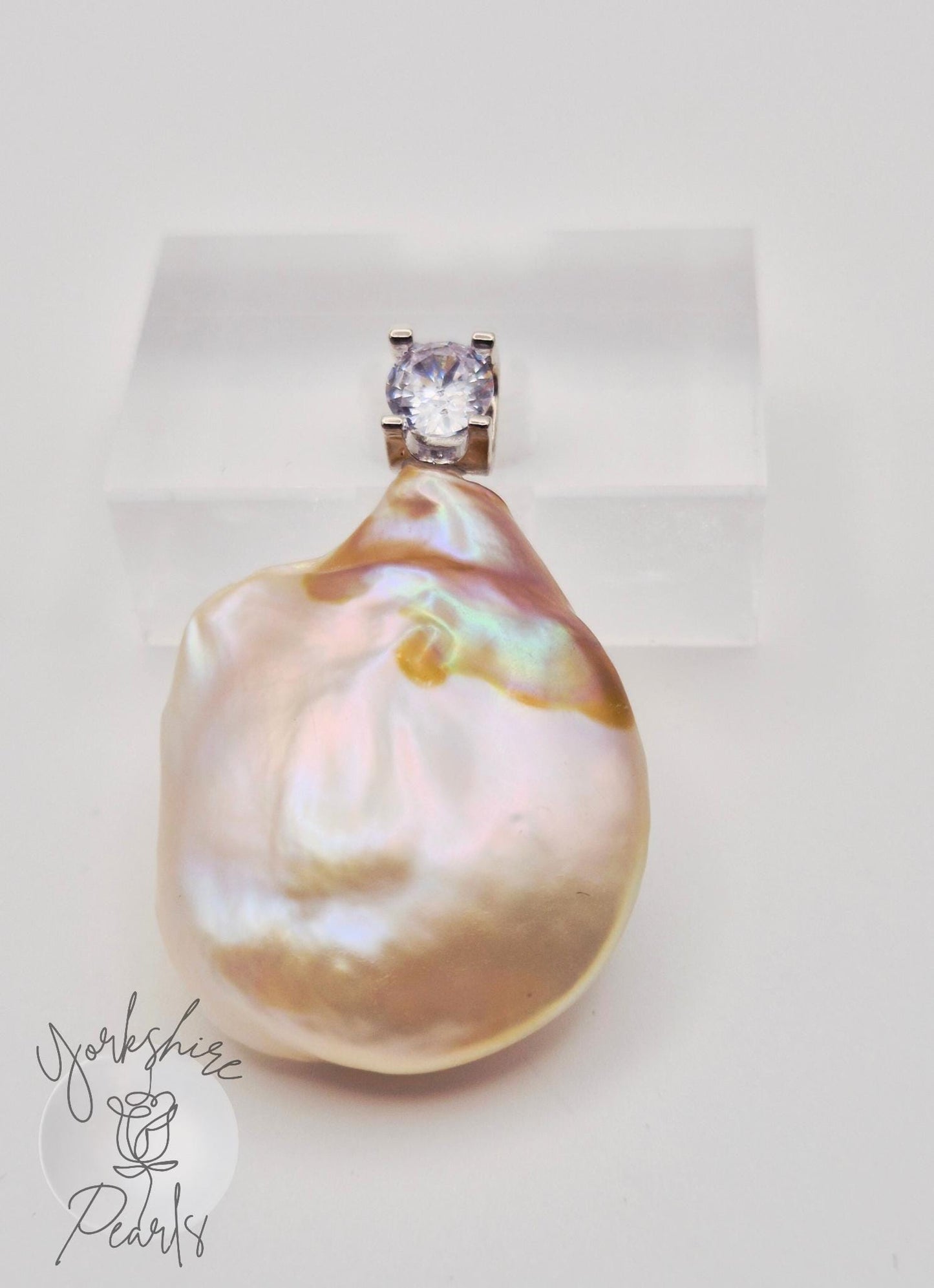 Extra Large Pearl Simple Diana Pendant