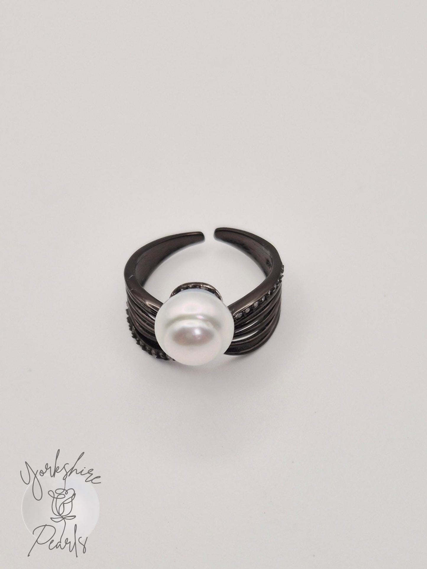 Elegant Australian White Saltwater Pearl Sterling Silver Ring