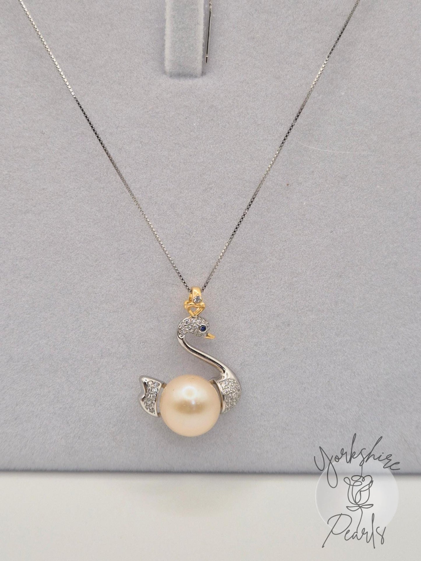 Majestic Swan Edison Pearl Pendant - Sterling Silver