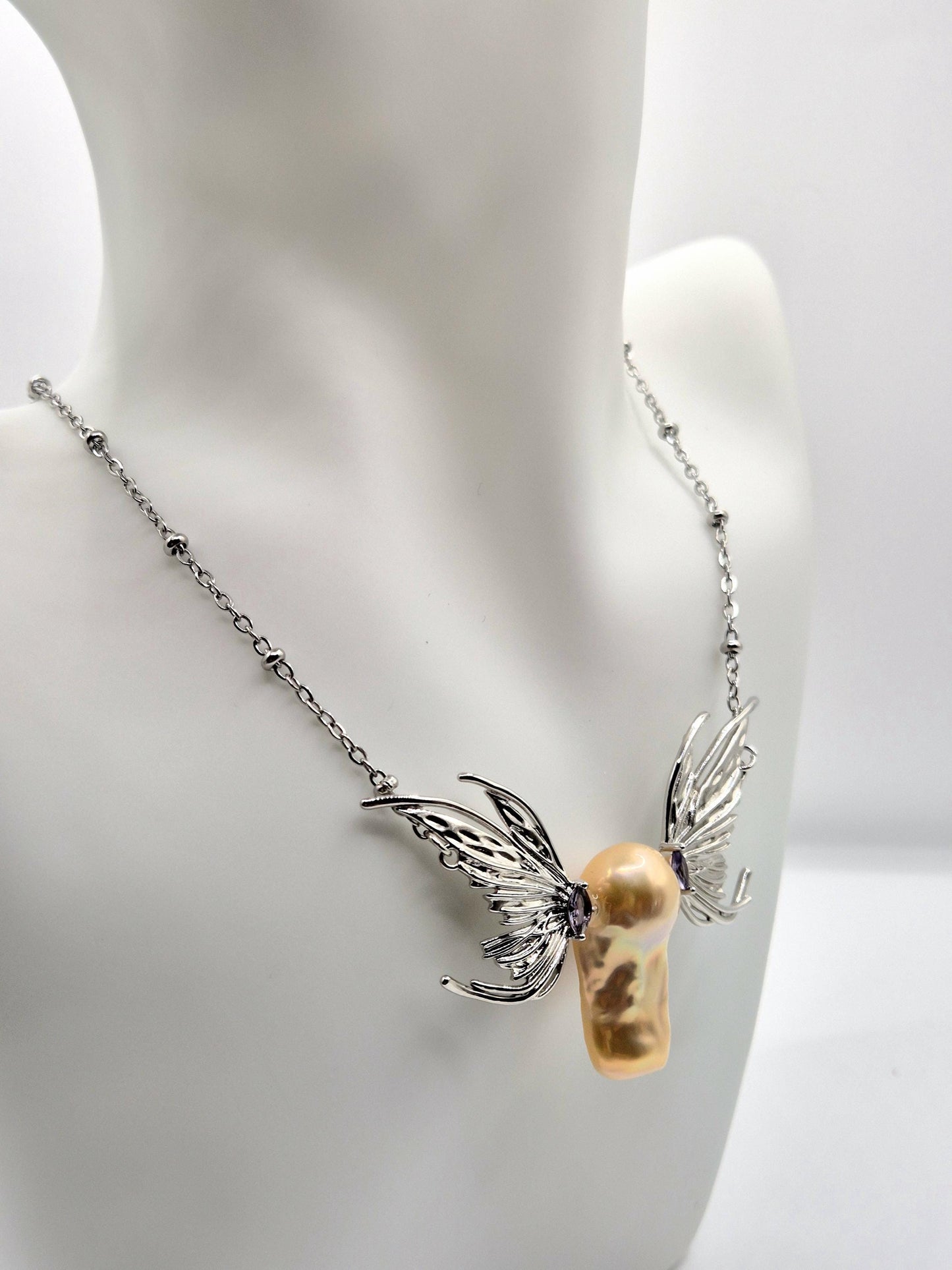 Angel Wing King Pearl Necklace