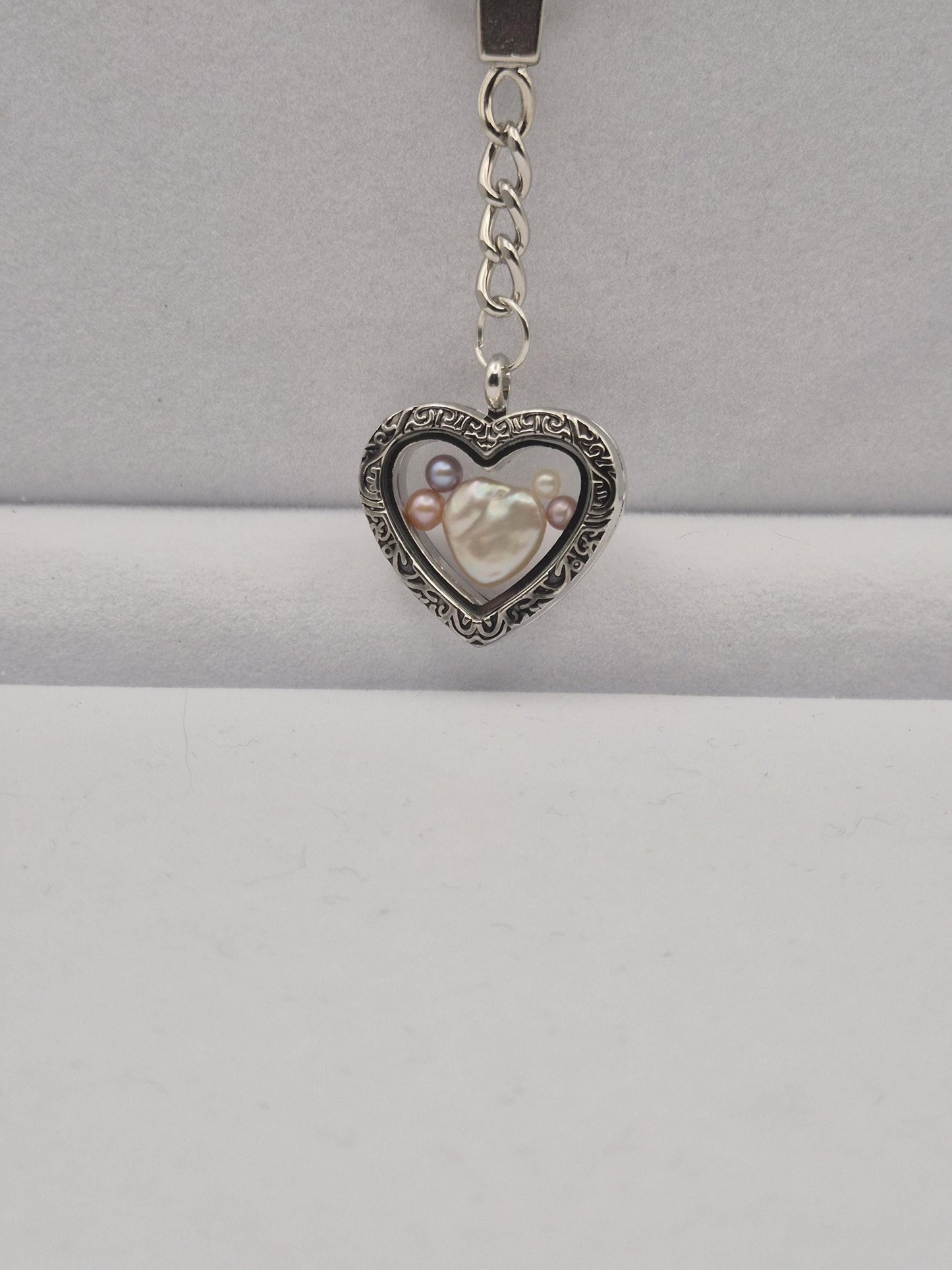 Loving Heart Multiple Pearl Magnetic Keychain