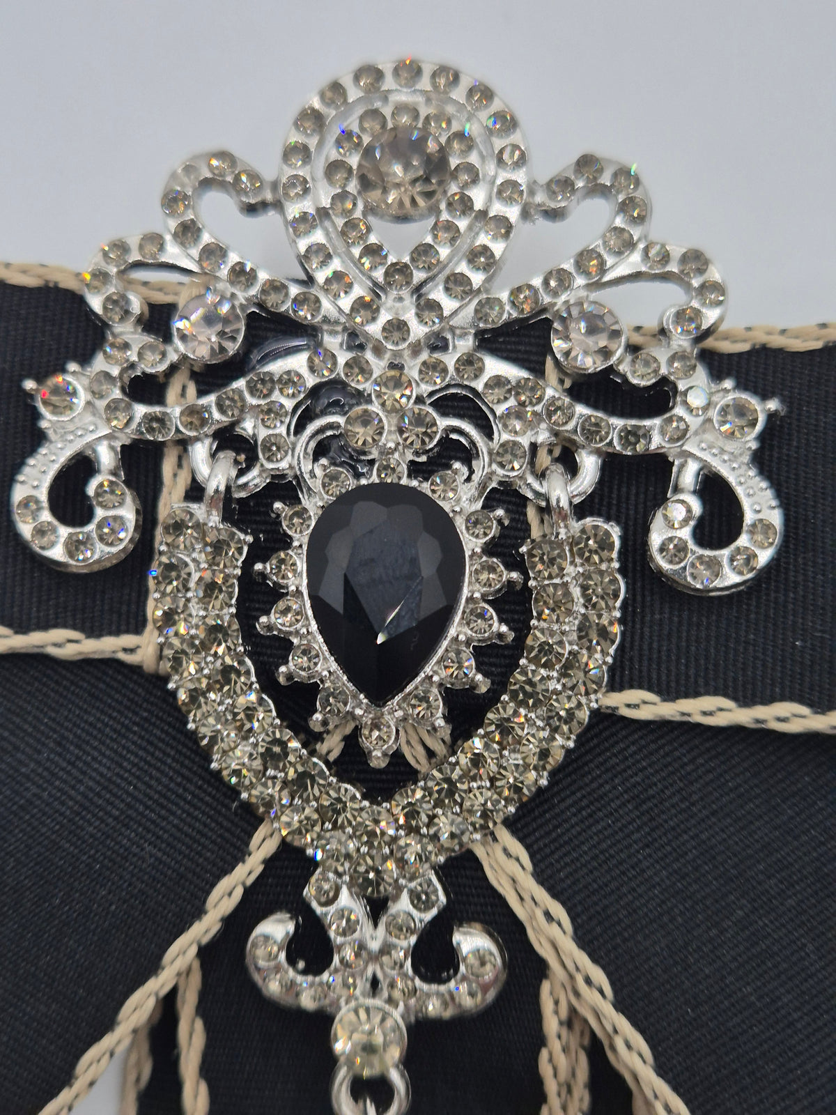 The Midnight Empress Pearl Brooch