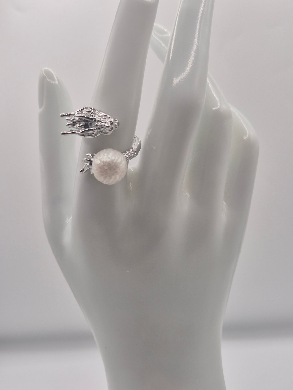 Dragon Ring with Dragon Scale Pearl