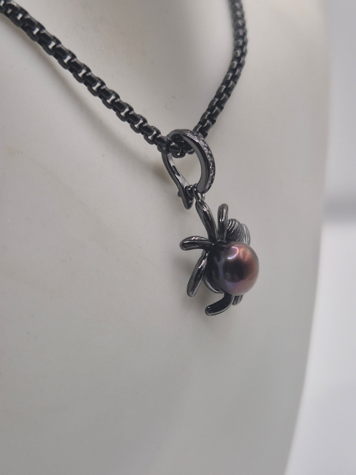 Bronze Pearl Black Spider Pendant