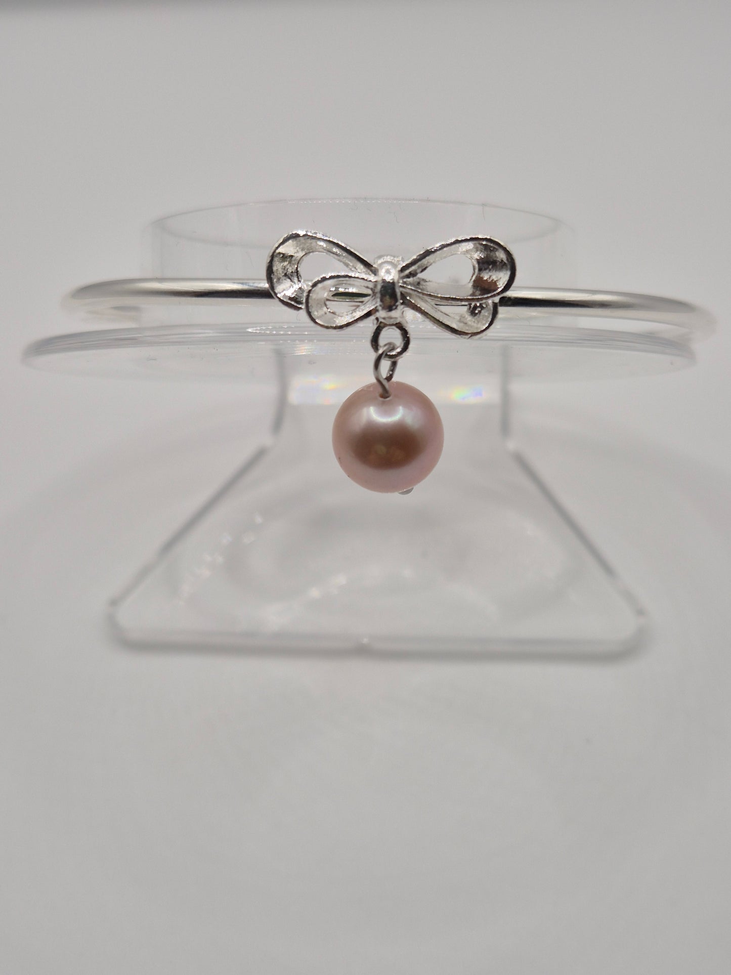 Edison Pearl Petite Bow Bangle