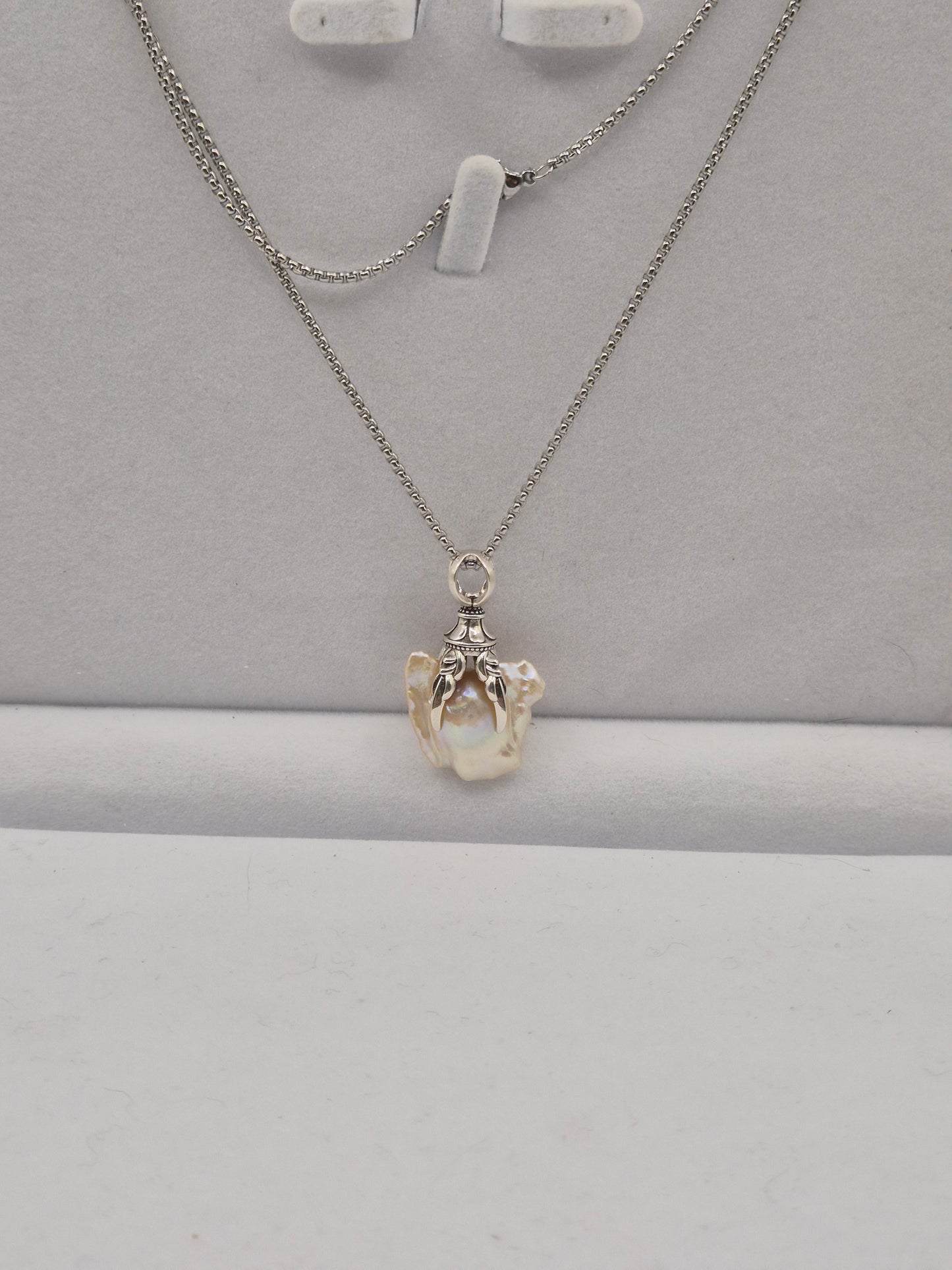 Dragon Claw Pearl Necklace