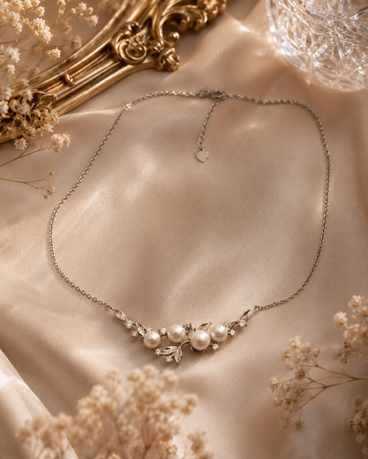 Floral Smile Saltwater Pearl Necklace