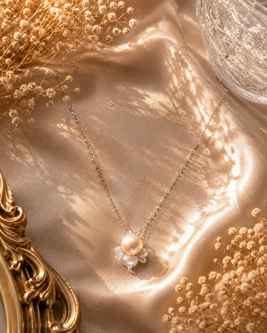 Queen Bee Edison Pearl Sterling Silver Pendant Necklace