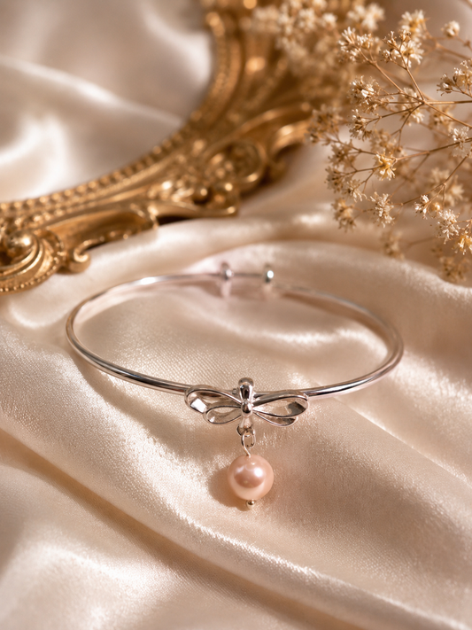 Edison Pearl Petite Bow Bangle
