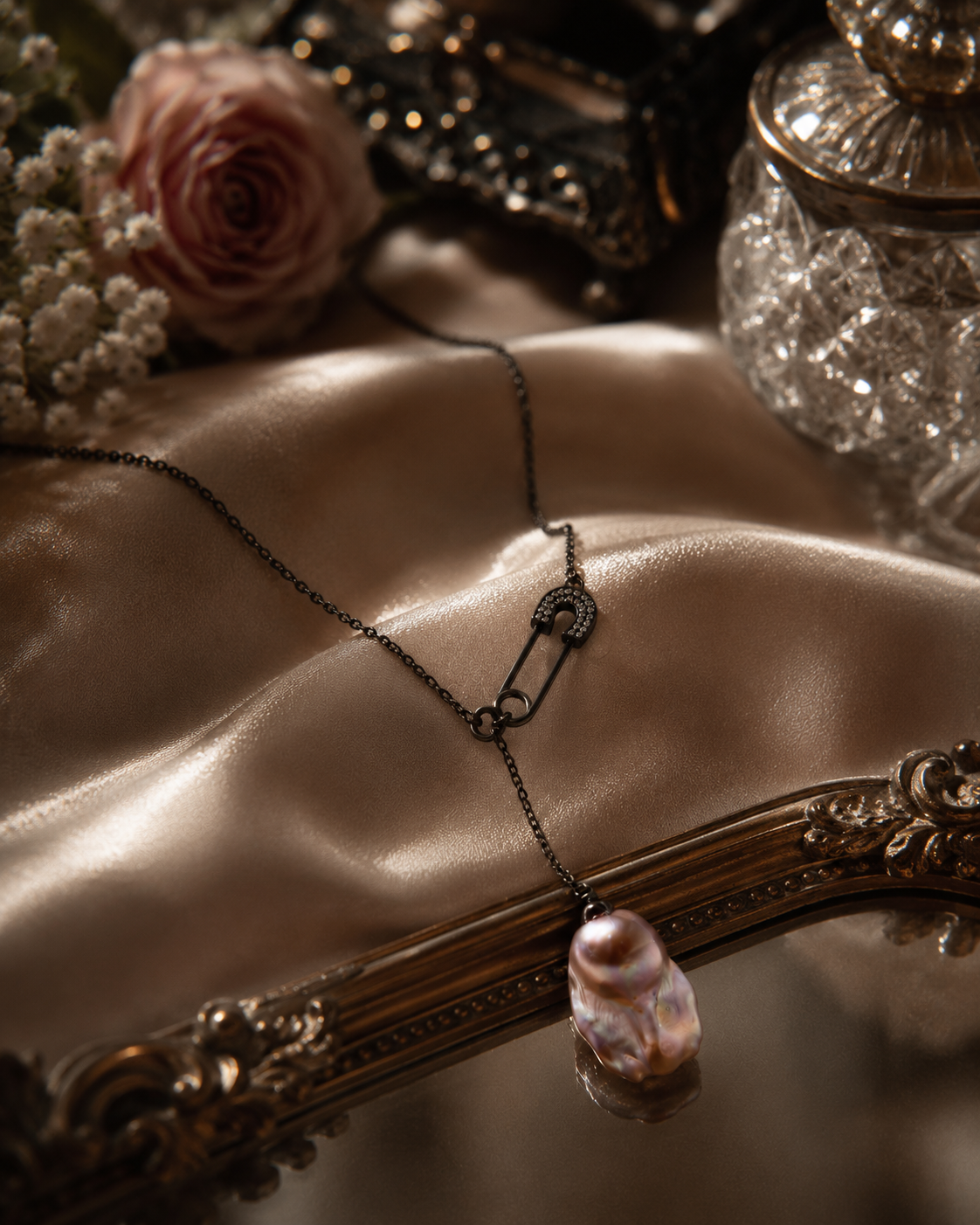 Black Safety Pin King Pearl Drop Necklace