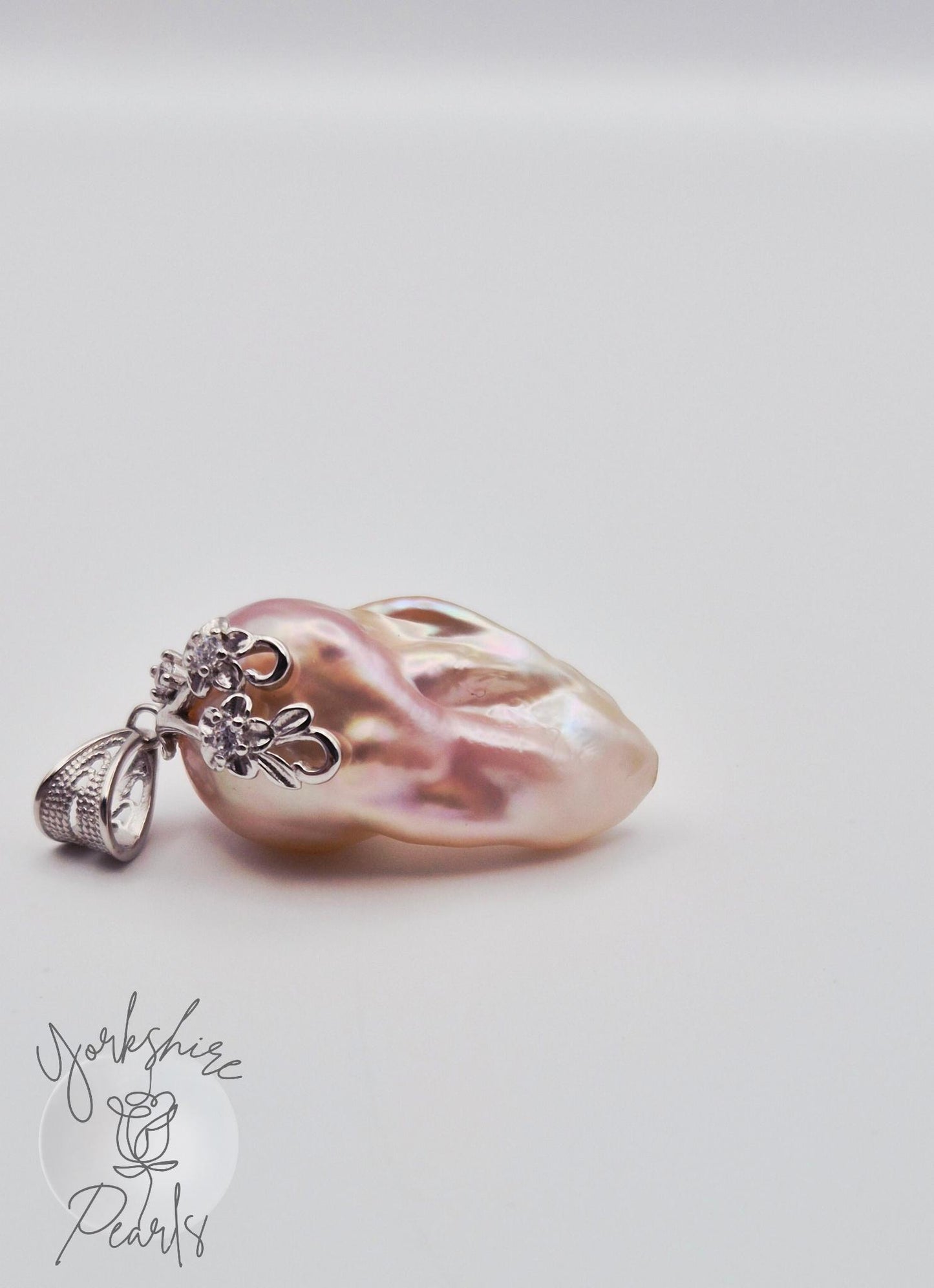 King Pearl Flower Pendant