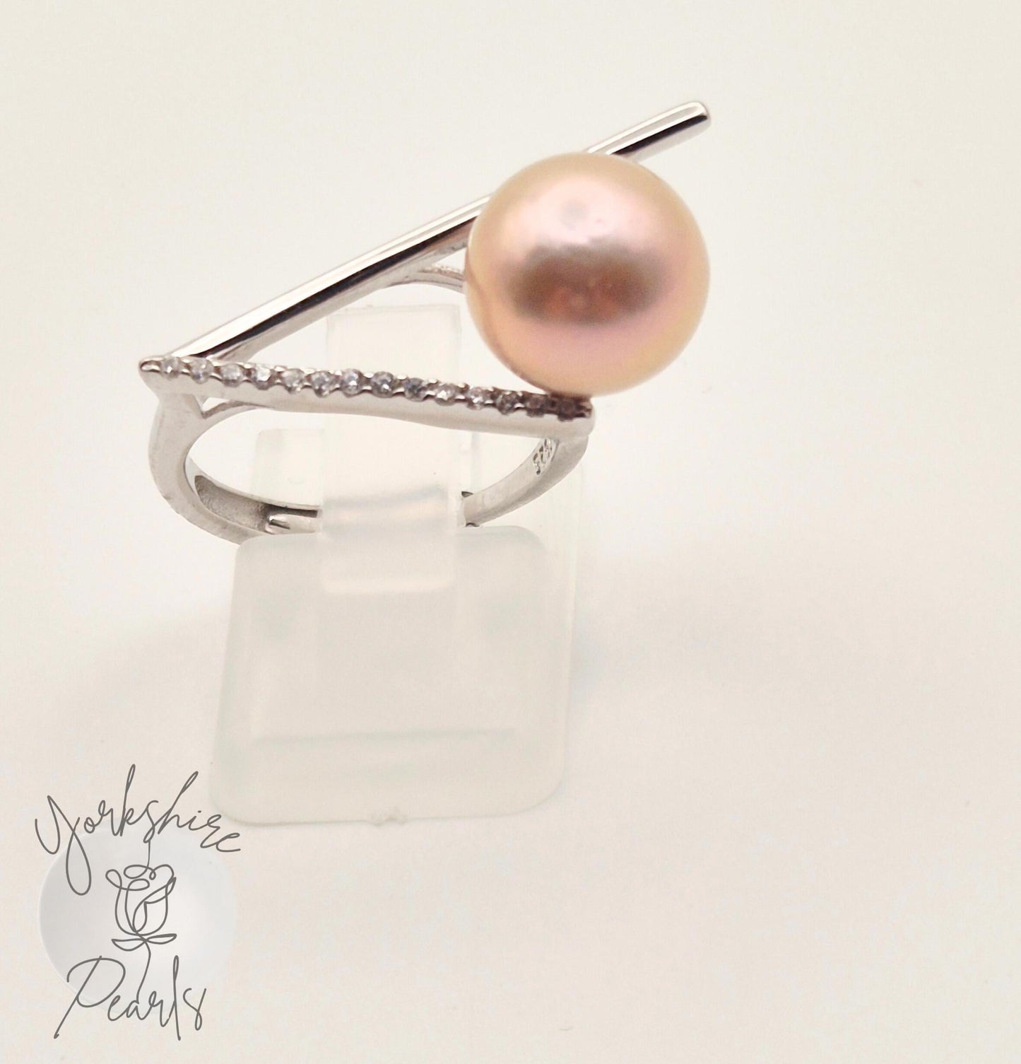 The Seraphime Pearl Ring in Sterling Silver