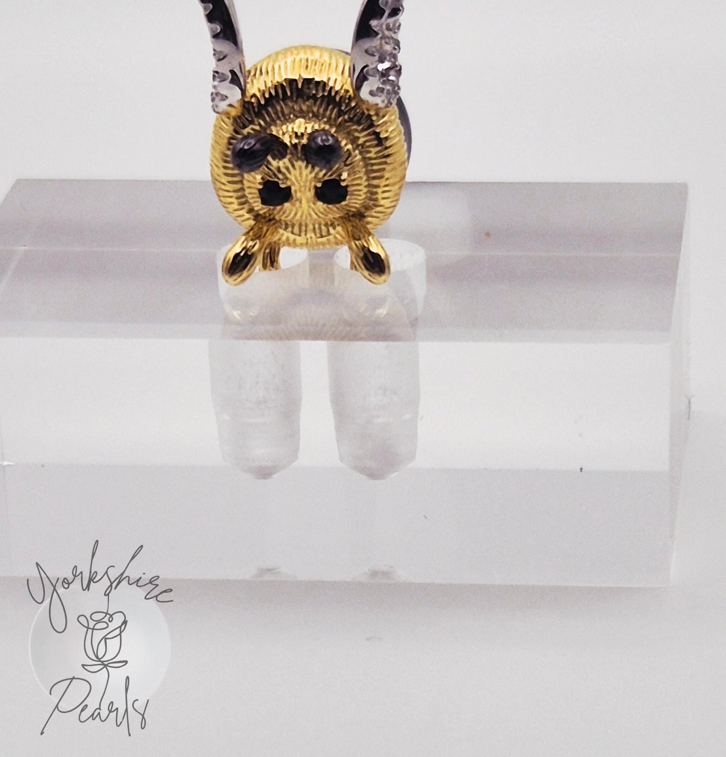 Black Tahitian Pearl Bee Pendant: S925 Black & Gold