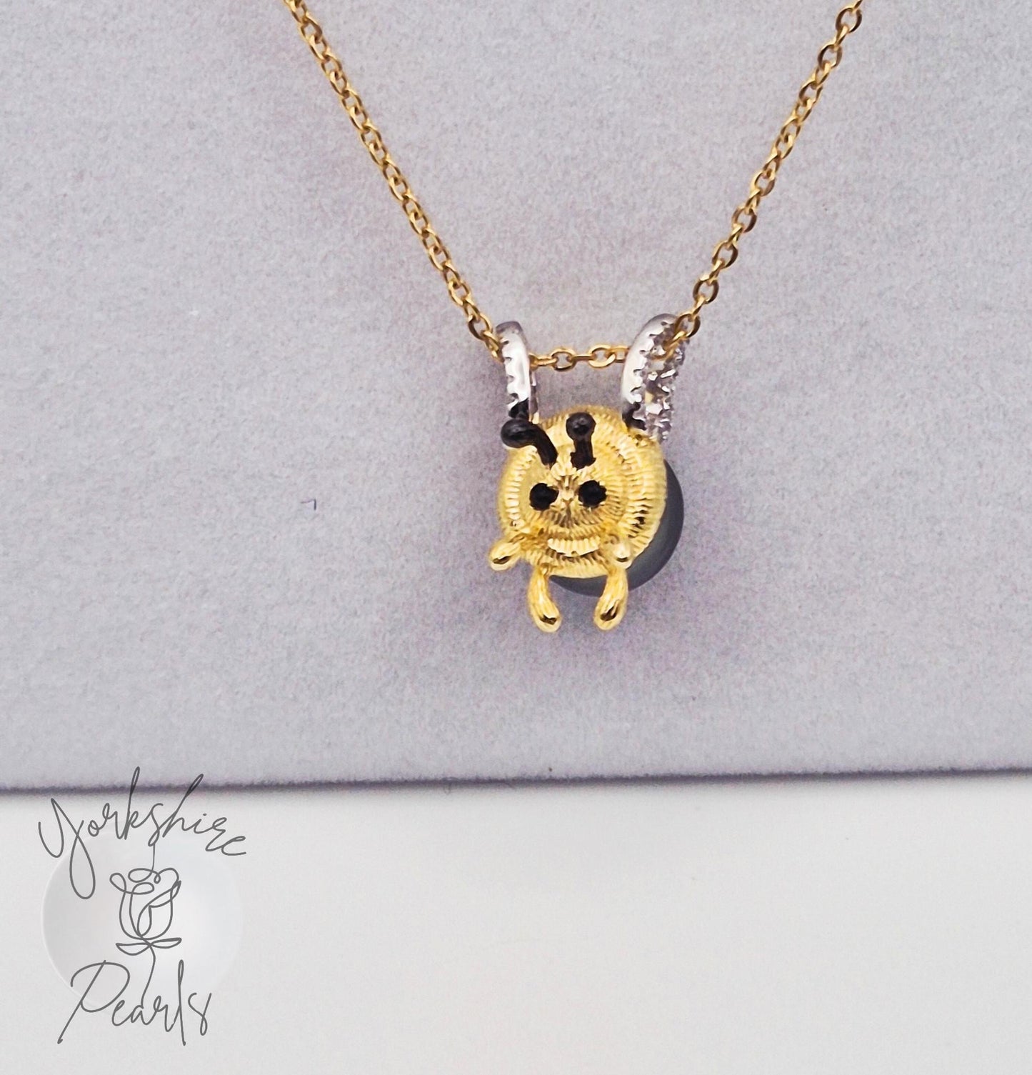 Black Tahitian Pearl Bee Pendant: S925 Black & Gold