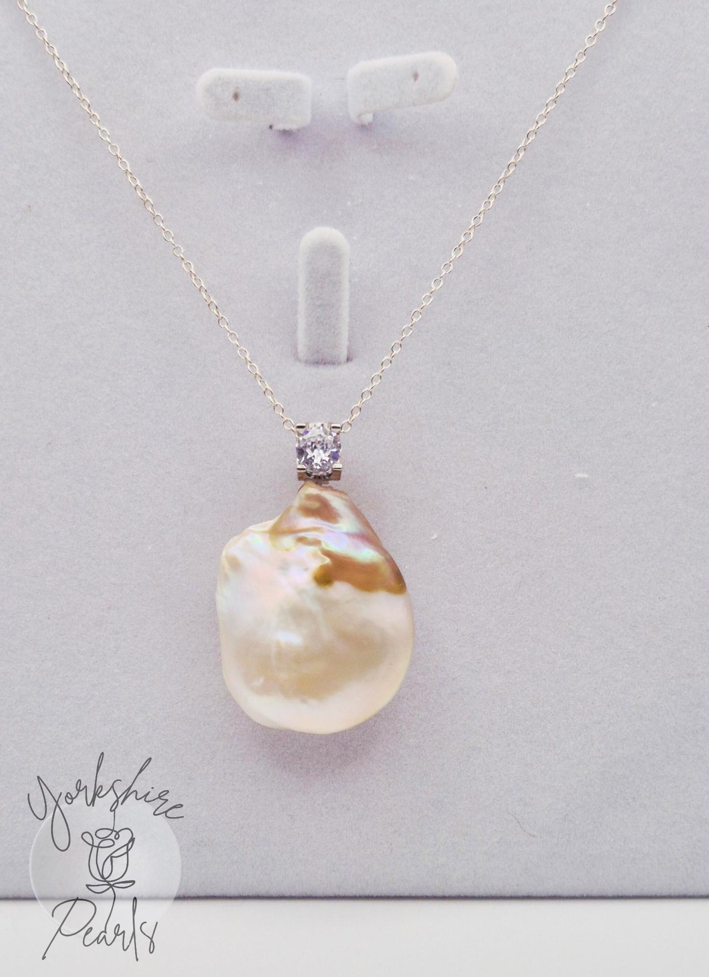 Extra Large Pearl Simple Diana Pendant