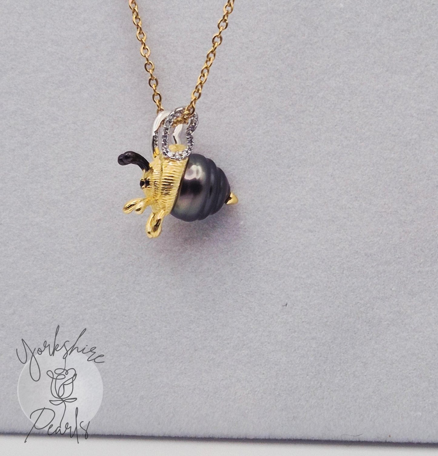 Black Tahitian Pearl Bee Pendant: S925 Black & Gold