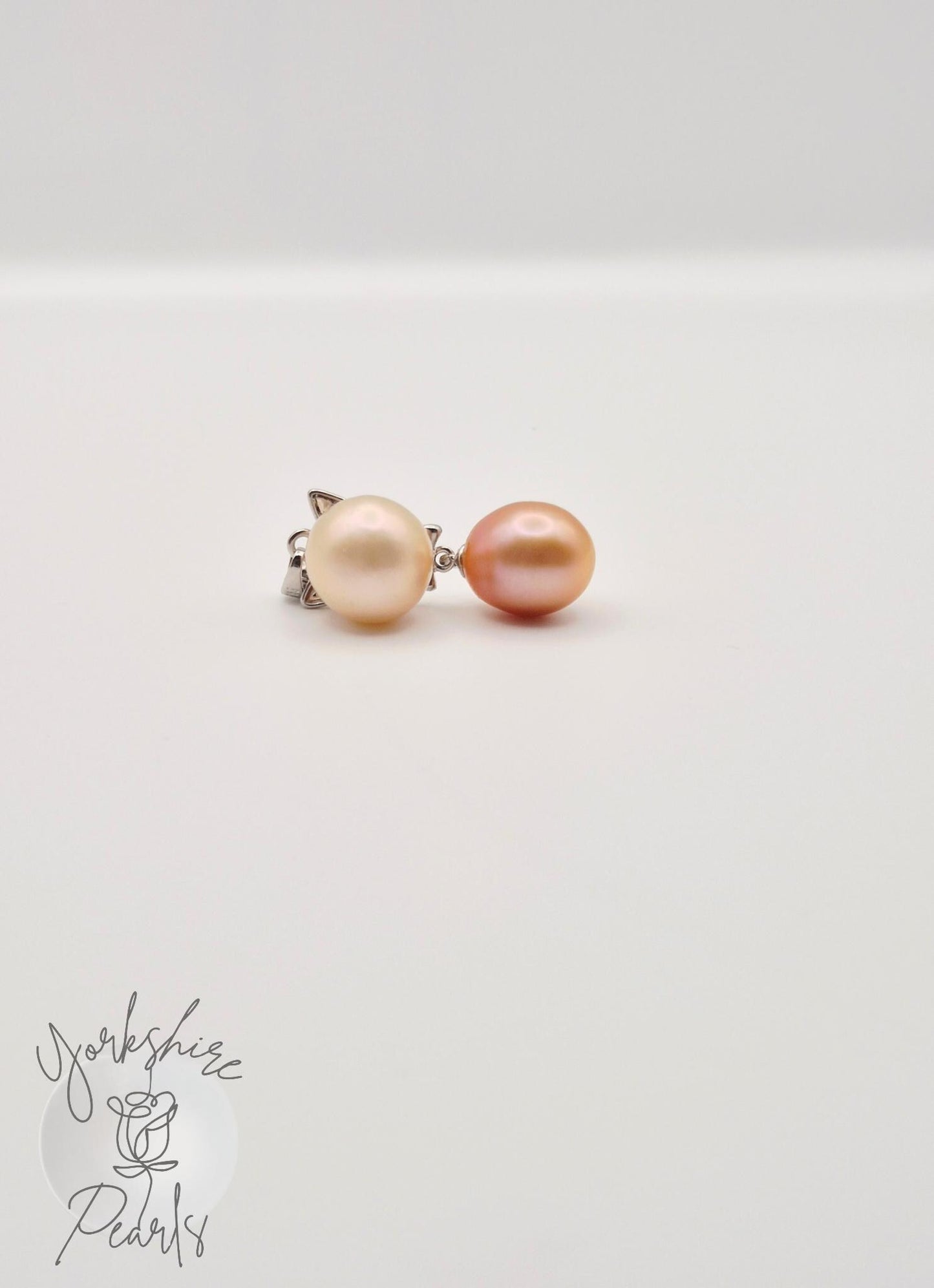 Edison Pearl Kitty Pendant: S925 Sterling Silver Cat Charm
