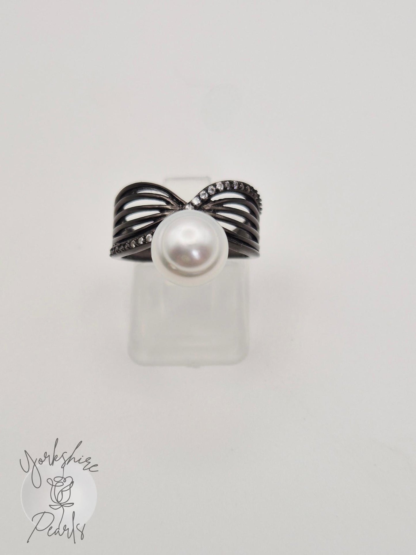 Elegant Australian White Saltwater Pearl Sterling Silver Ring