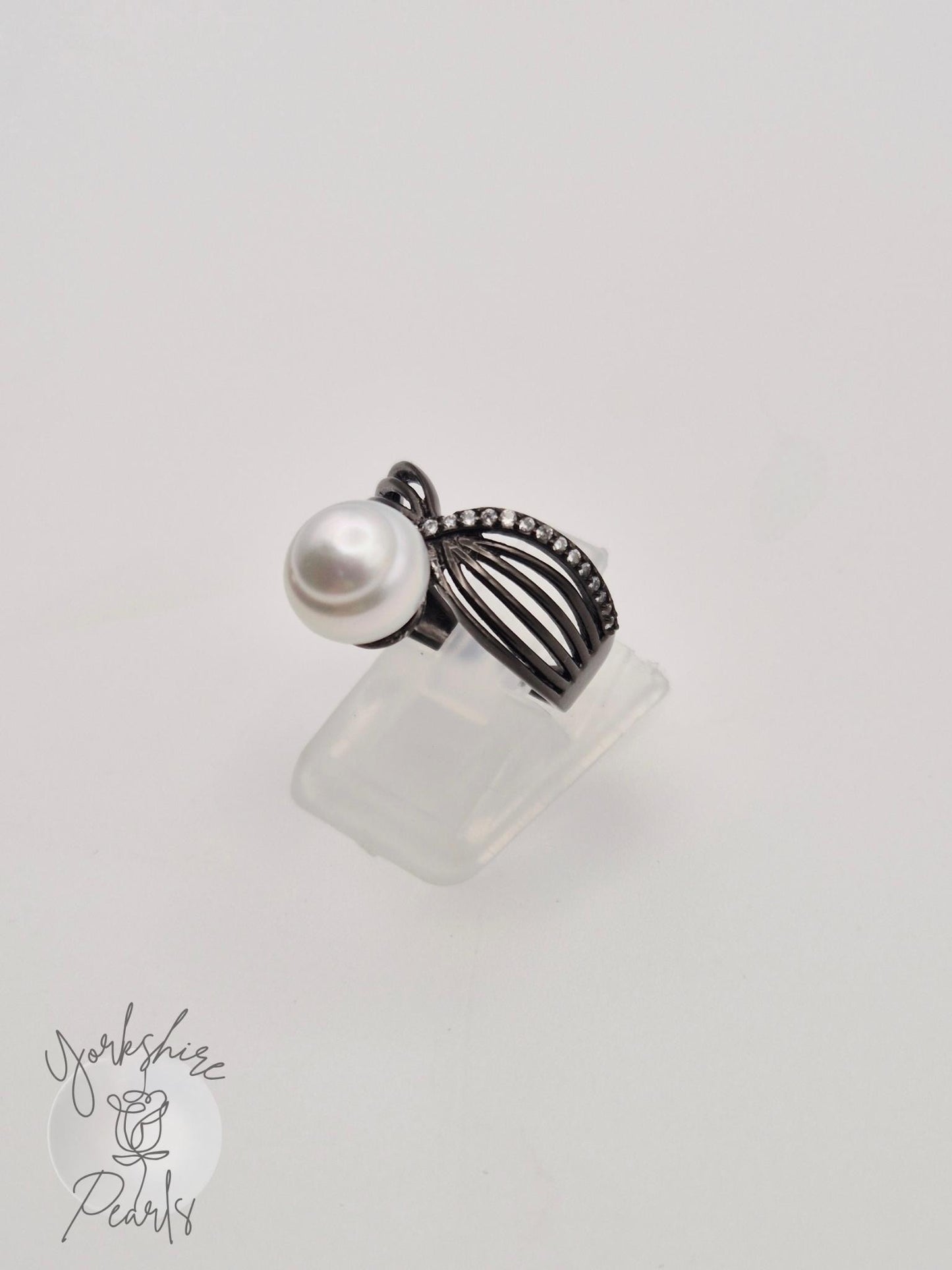 Elegant Australian White Saltwater Pearl Sterling Silver Ring