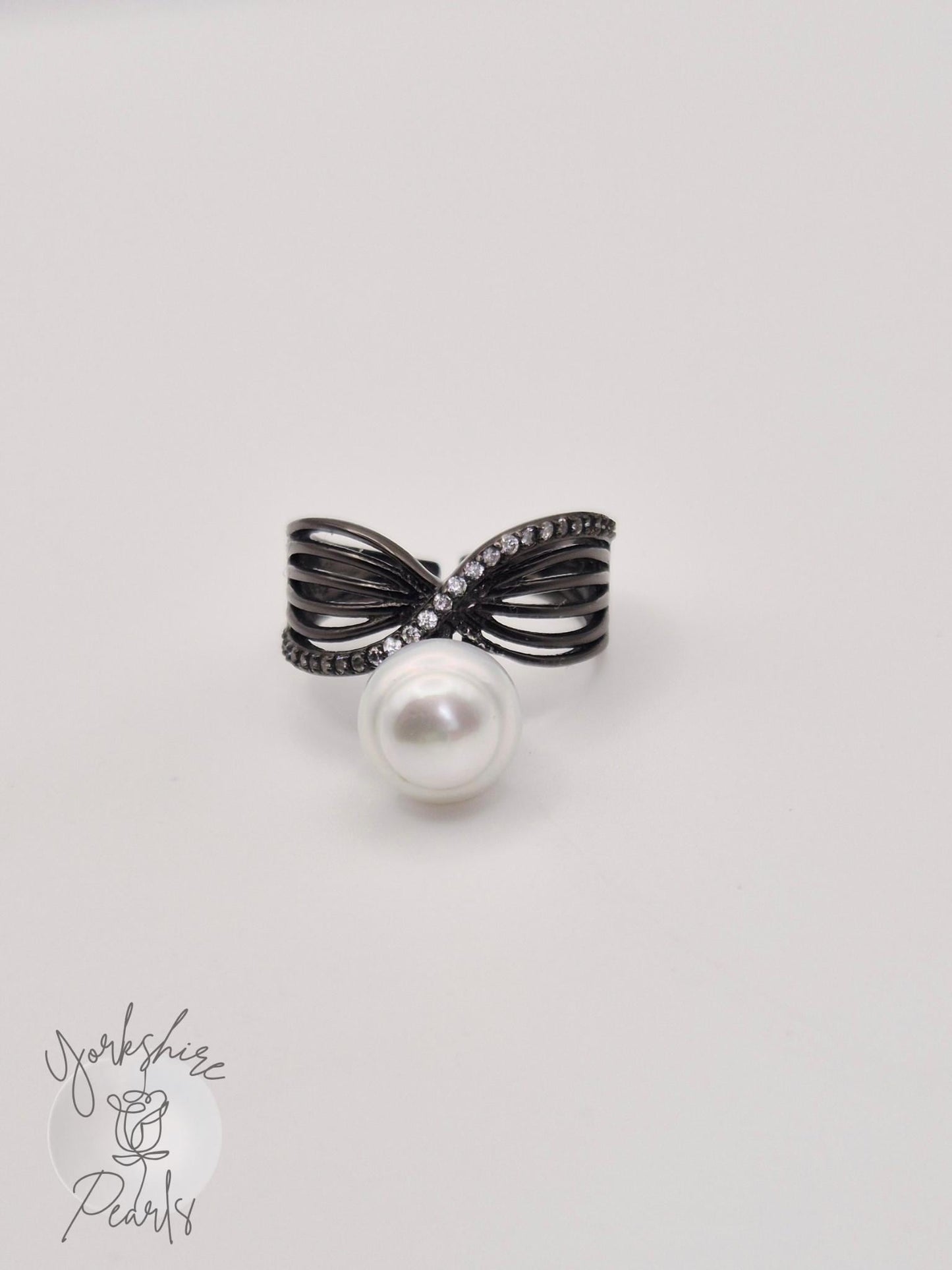 Elegant Australian White Saltwater Pearl Sterling Silver Ring