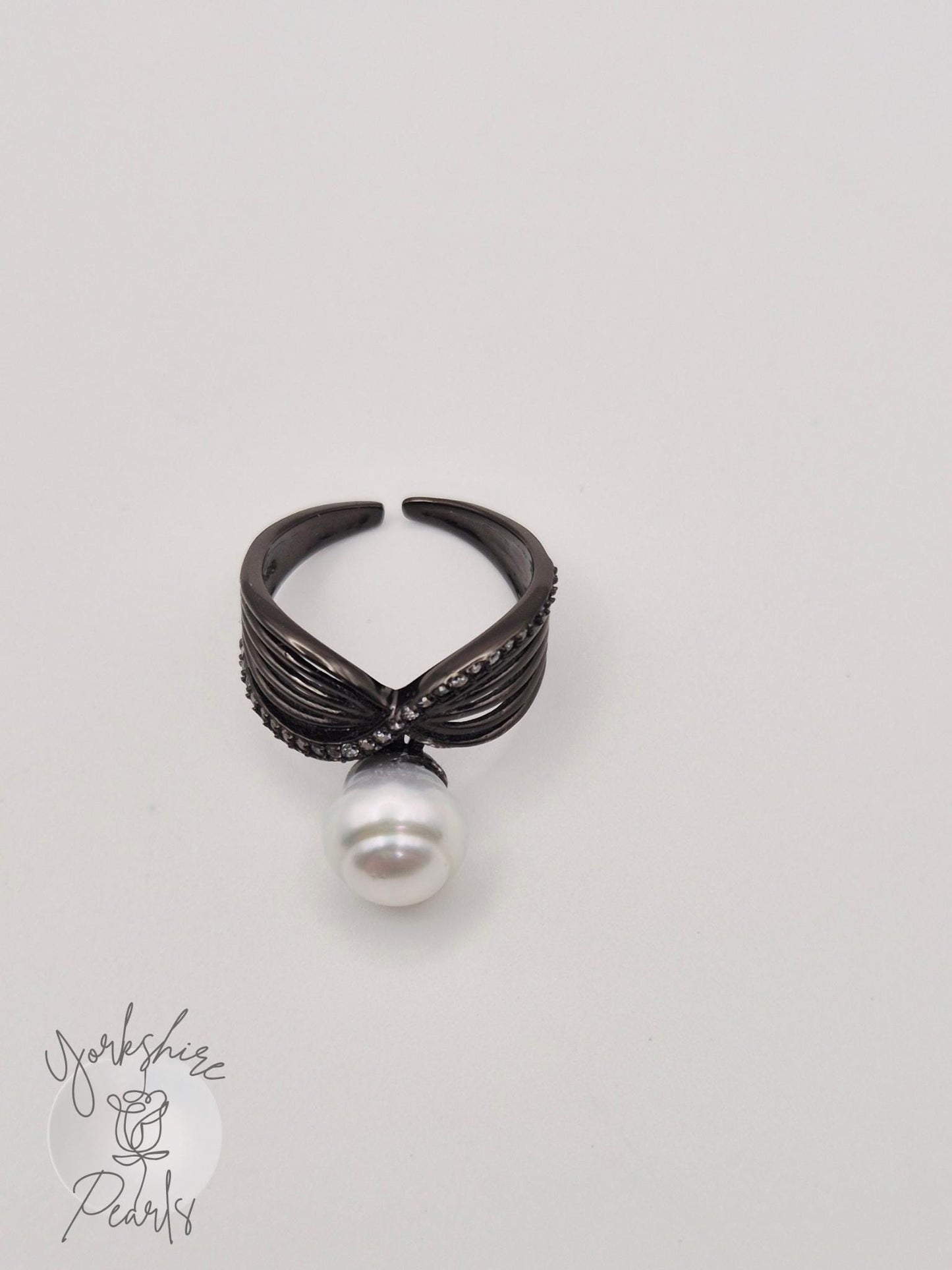 Elegant Australian White Saltwater Pearl Sterling Silver Ring