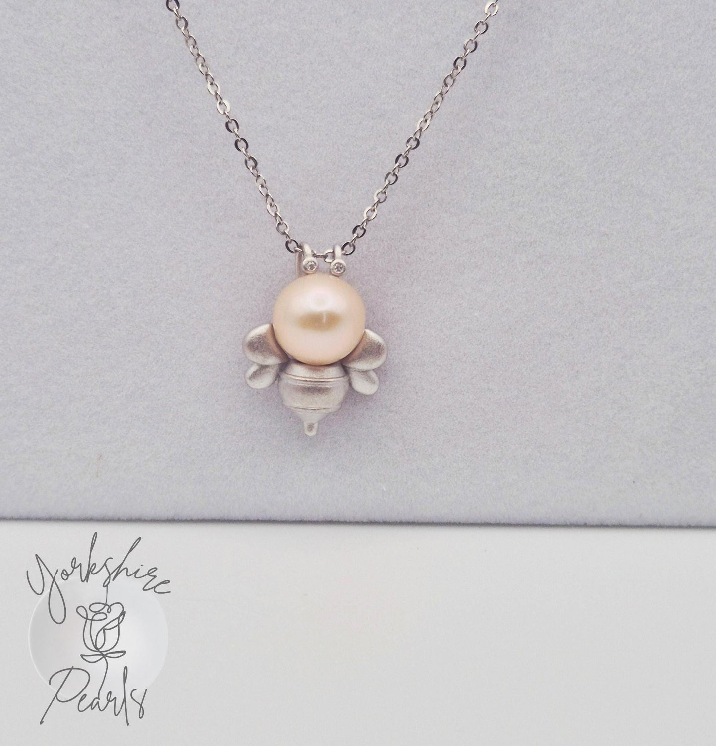 Queen Bee Edison Pearl Sterling Silver Pendant Necklace