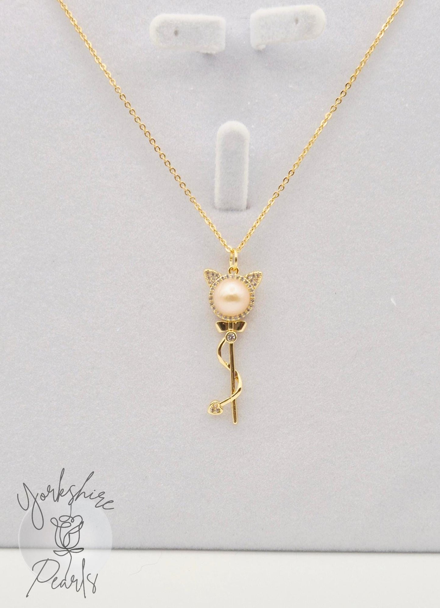 Golden Kitty Pin Pearl Pendant