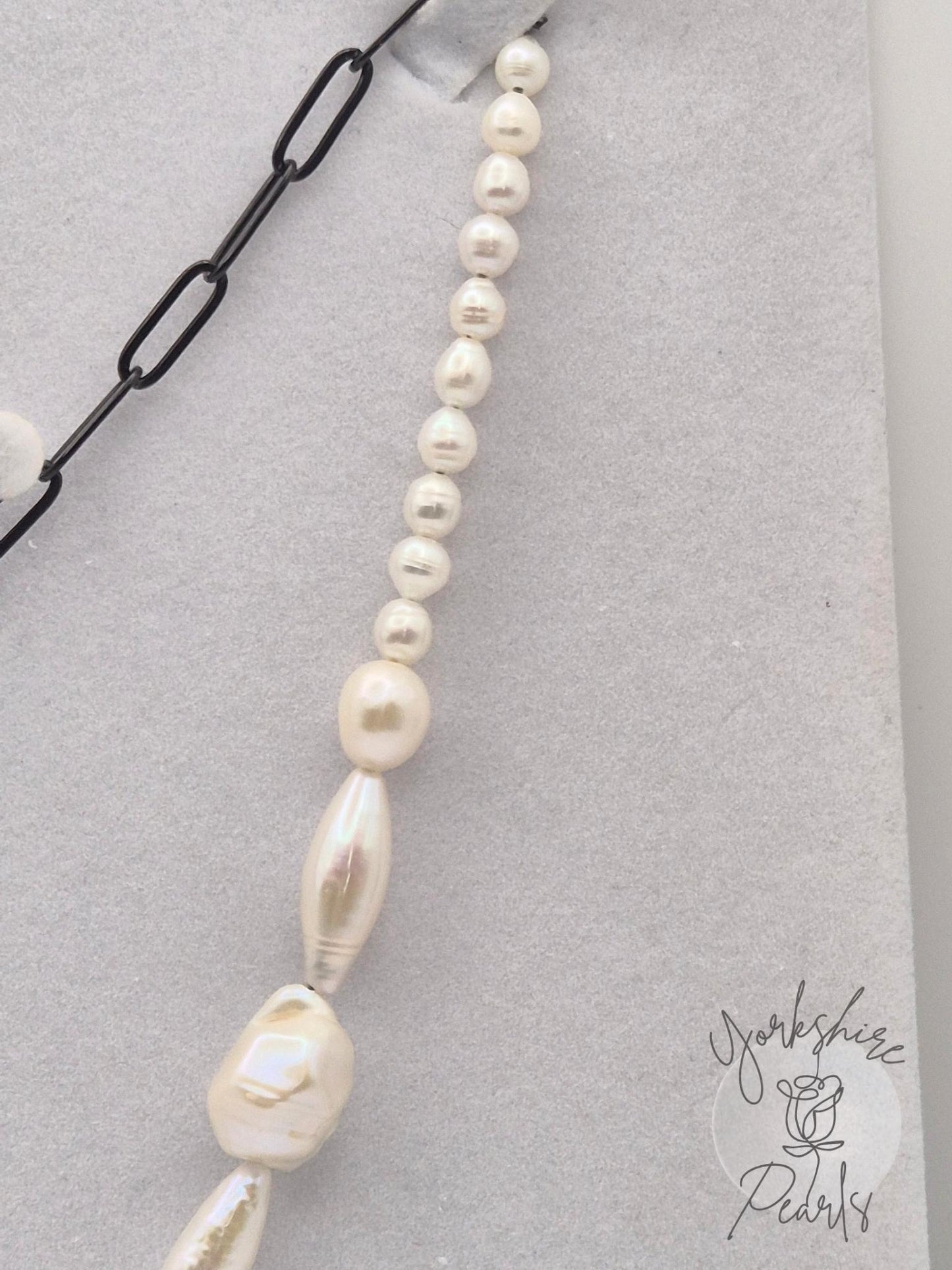 The Black Rose Pearl Necklace
