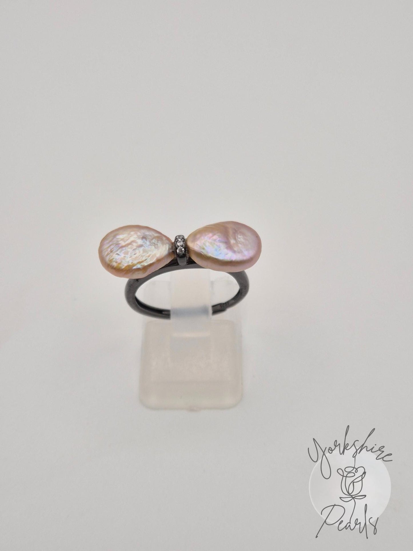 Teardrop Pearl Black Bow Ring - Sterling Silver