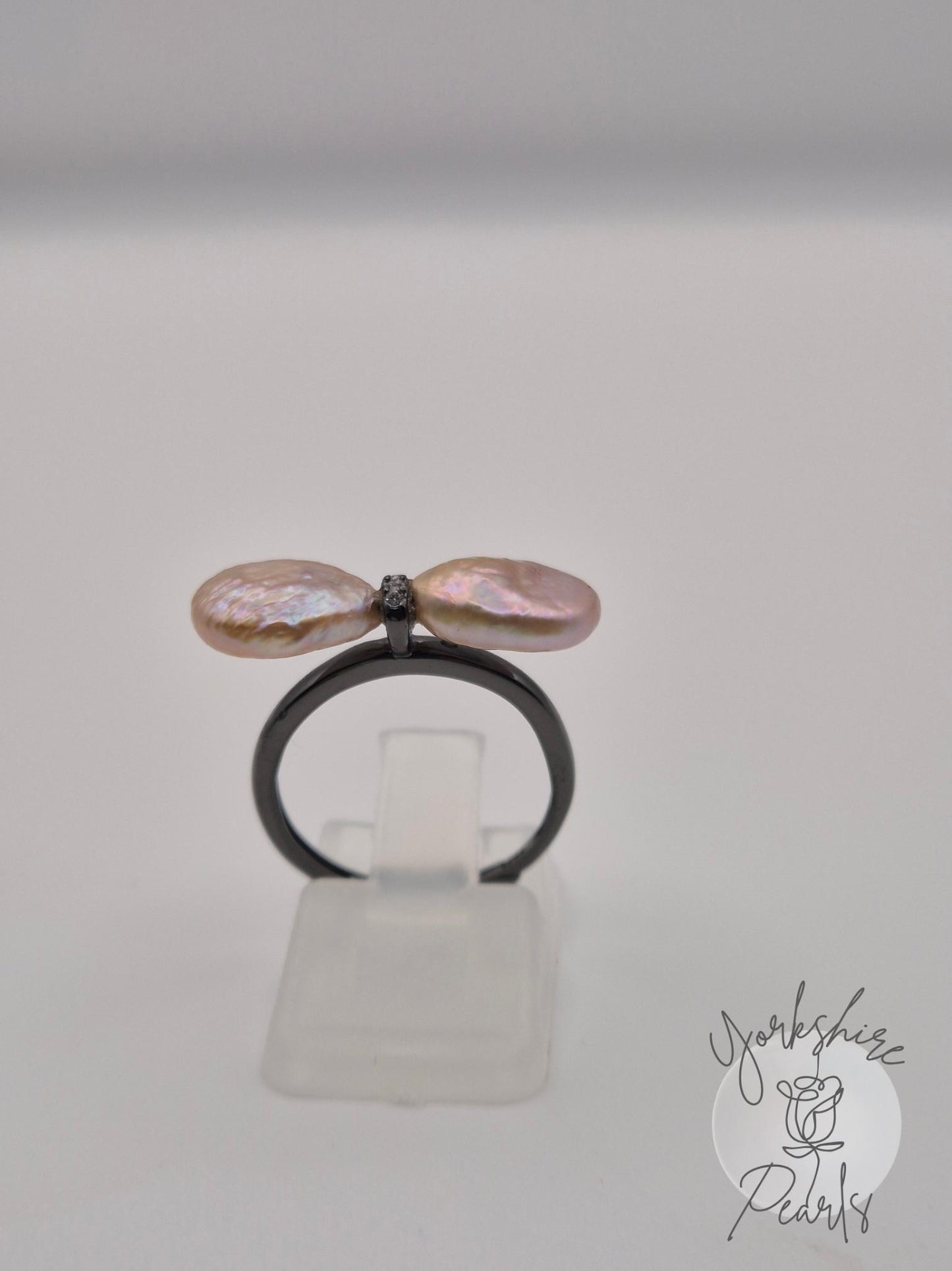 Teardrop Pearl Black Bow Ring - Sterling Silver