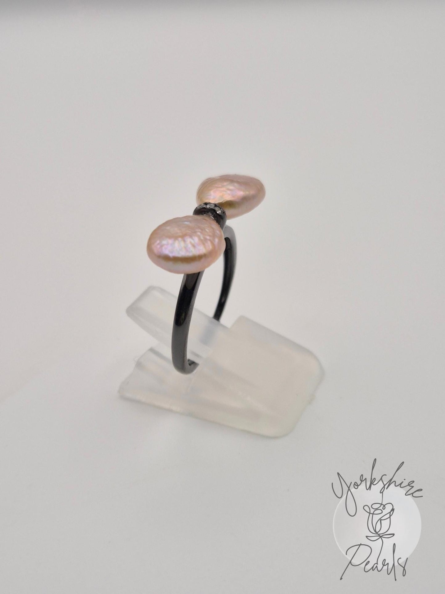 Teardrop Pearl Black Bow Ring - Sterling Silver