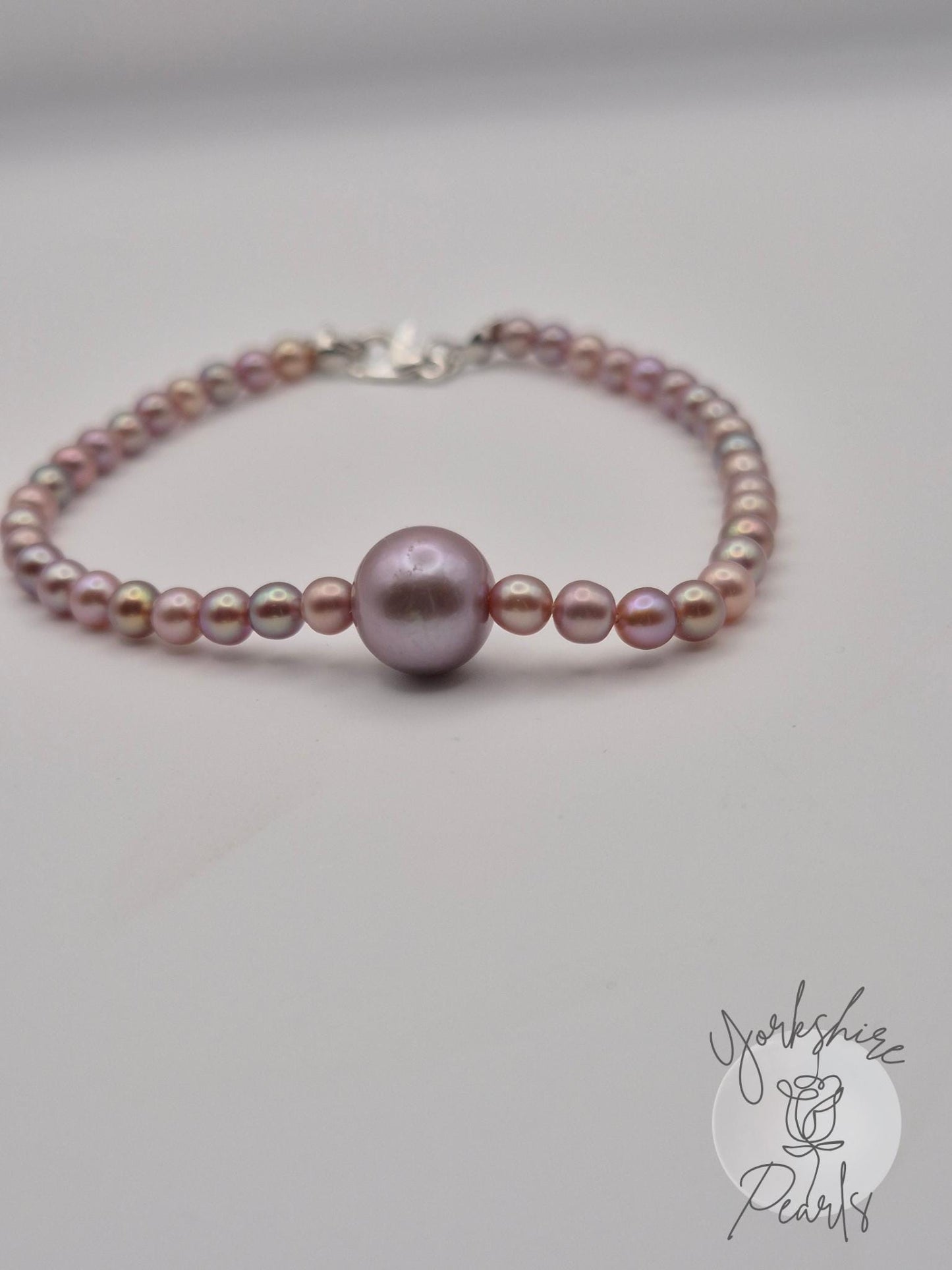 Full String Pearl Bracelet Featuring Centre Edison