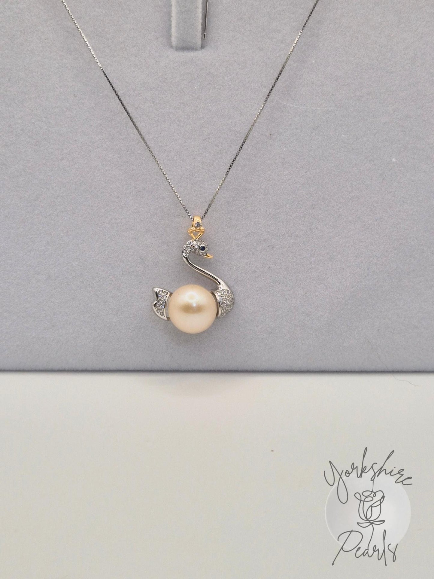 Majestic Swan Edison Pearl Pendant - Sterling Silver