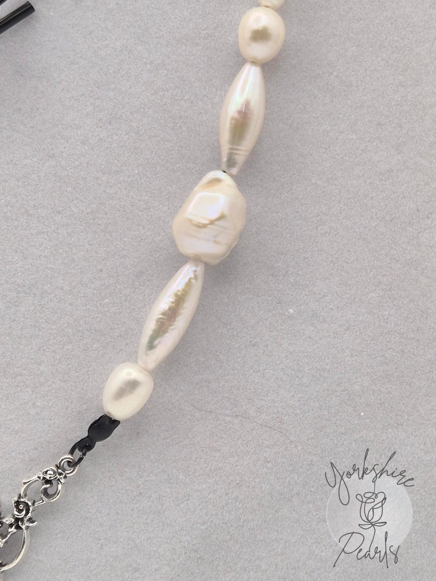 The Black Rose Pearl Necklace