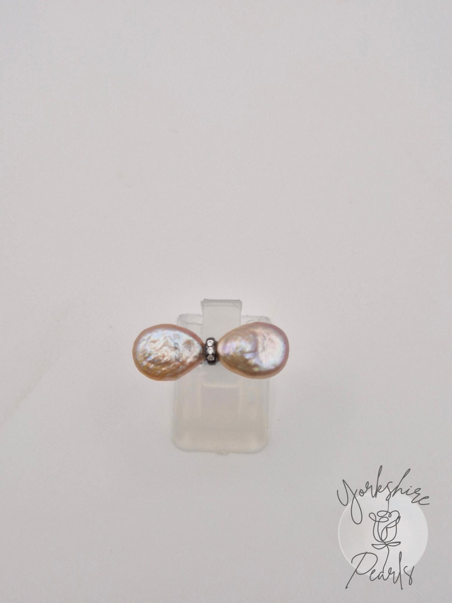 Teardrop Pearl Black Bow Ring - Sterling Silver
