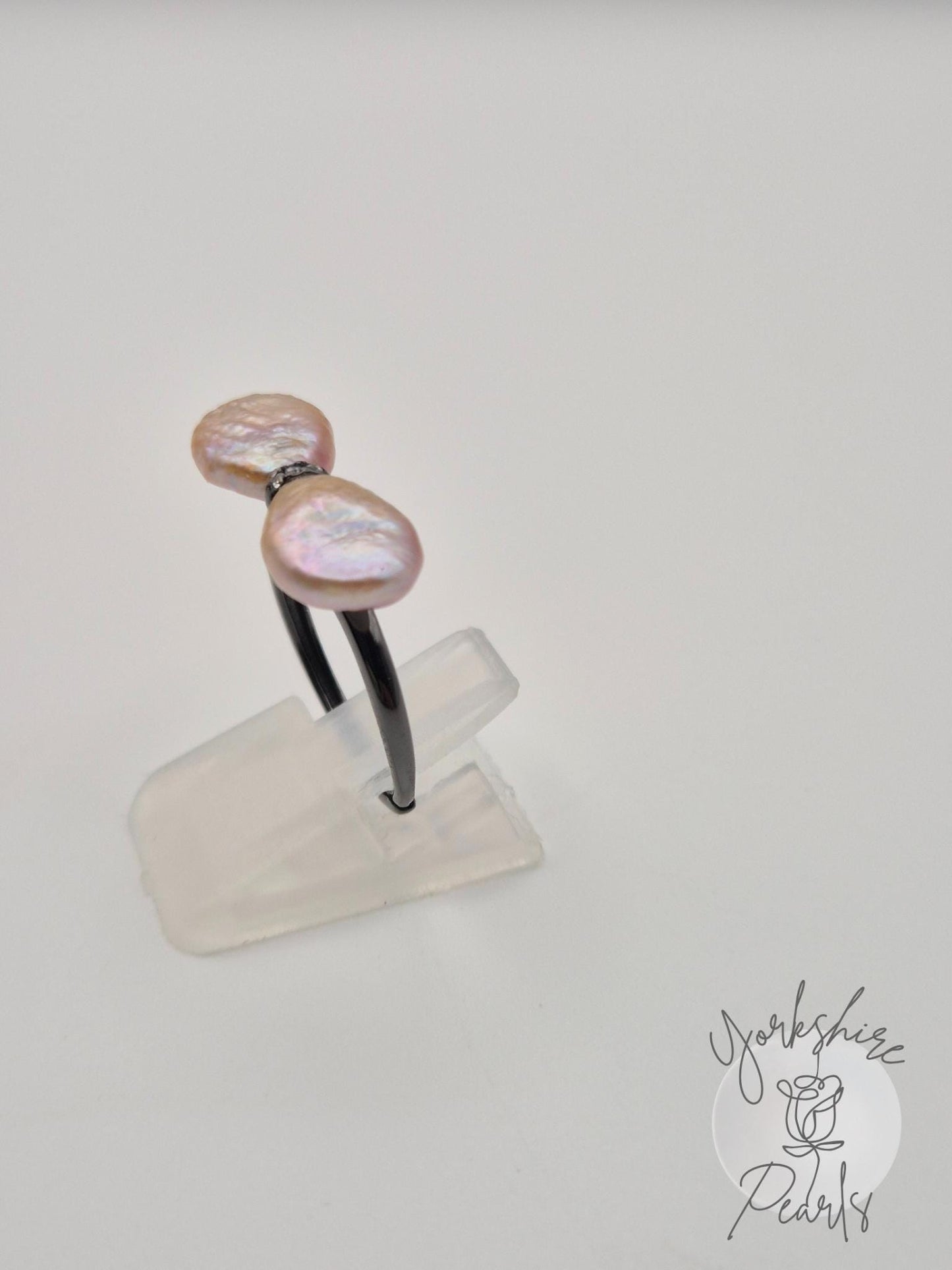 Teardrop Pearl Black Bow Ring - Sterling Silver