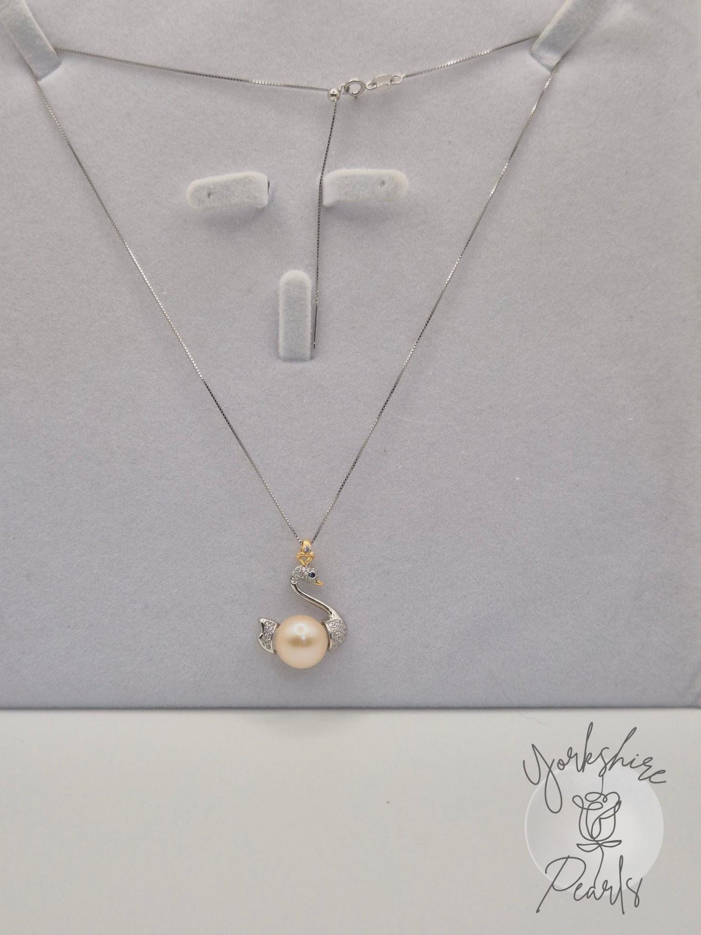 Majestic Swan Edison Pearl Pendant - Sterling Silver