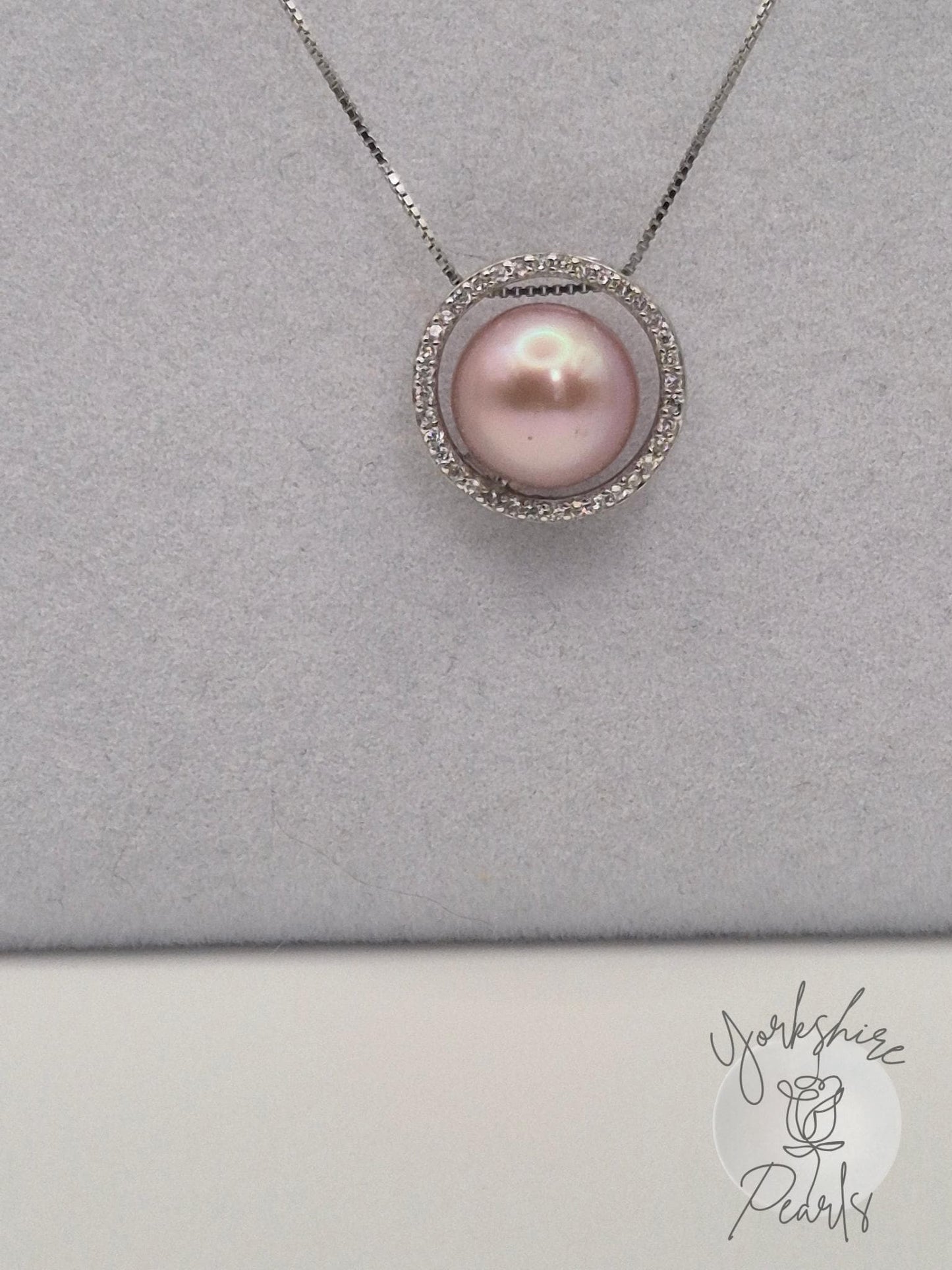 Simple Circle Edison Pearl Pendant