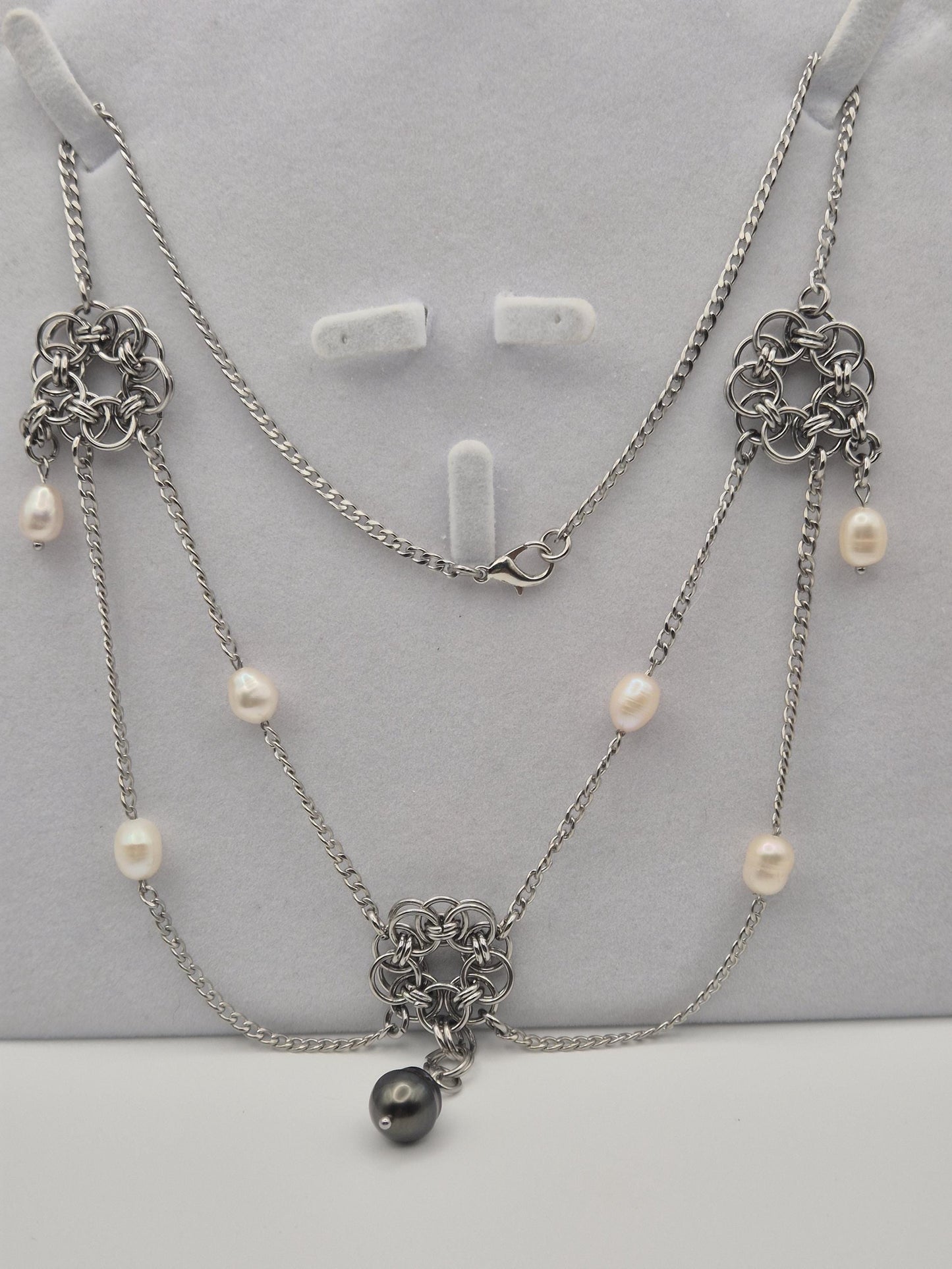 Chainmaille Rosette Multiple Pearl Necklace with Genuine Black Tahitian
