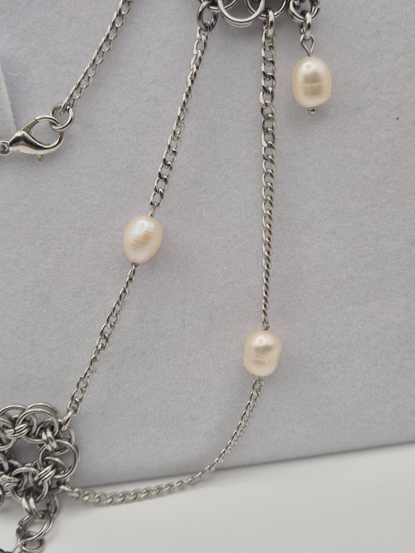Chainmaille Rosette Multiple Pearl Necklace with Genuine Black Tahitian