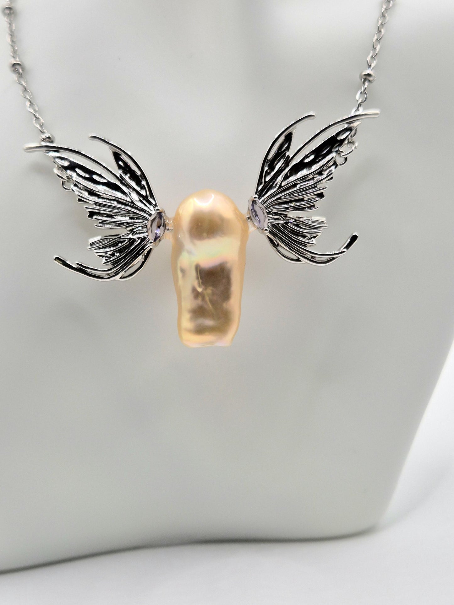 Angel Wing King Pearl Necklace