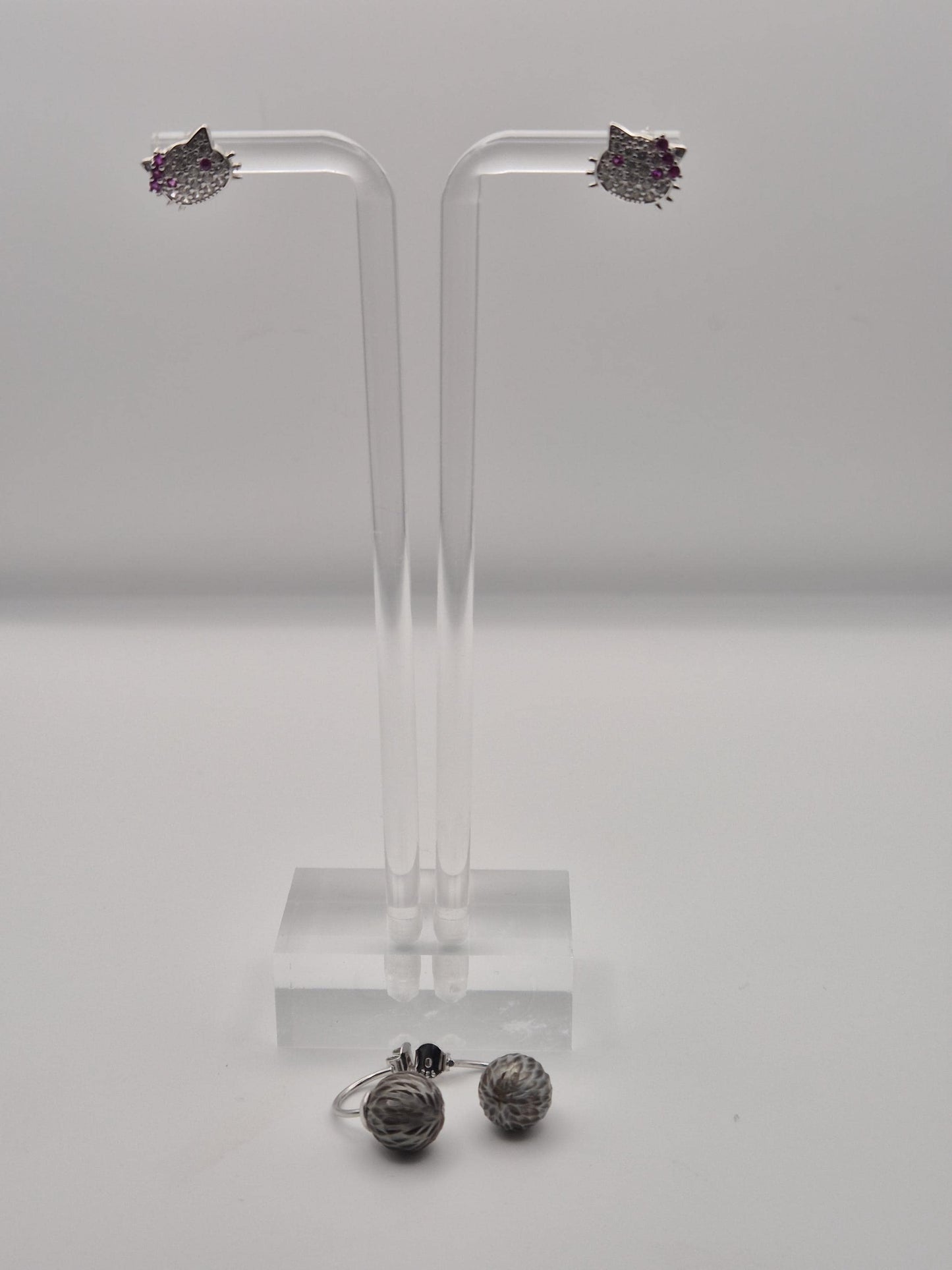 Hello Kitty Black Tahitian Stud Earrings - Sterling Silver