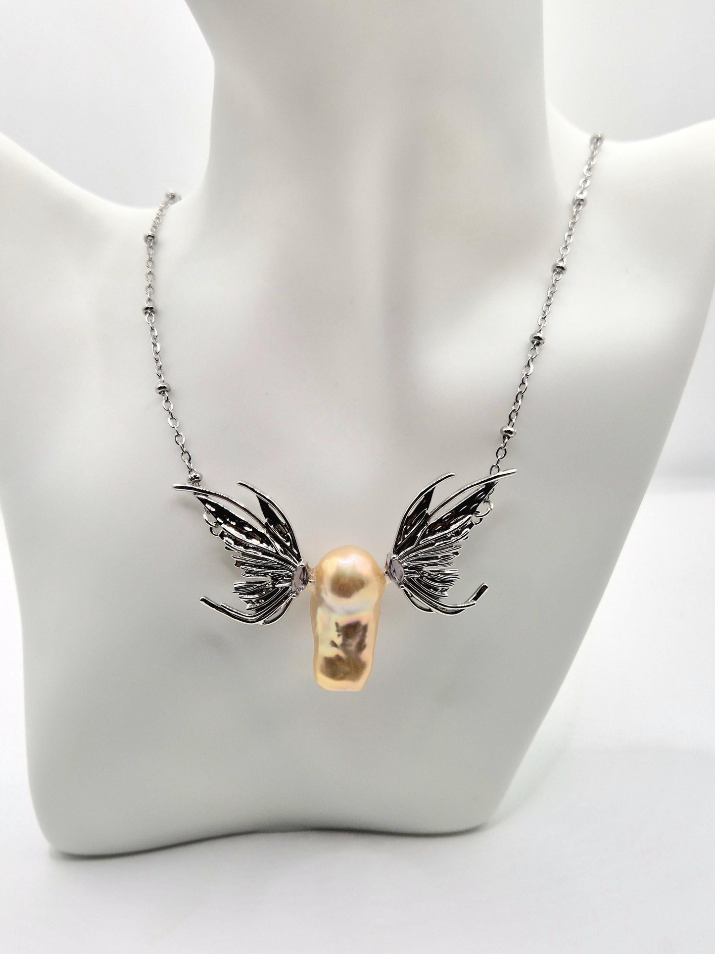 Angel Wing King Pearl Necklace