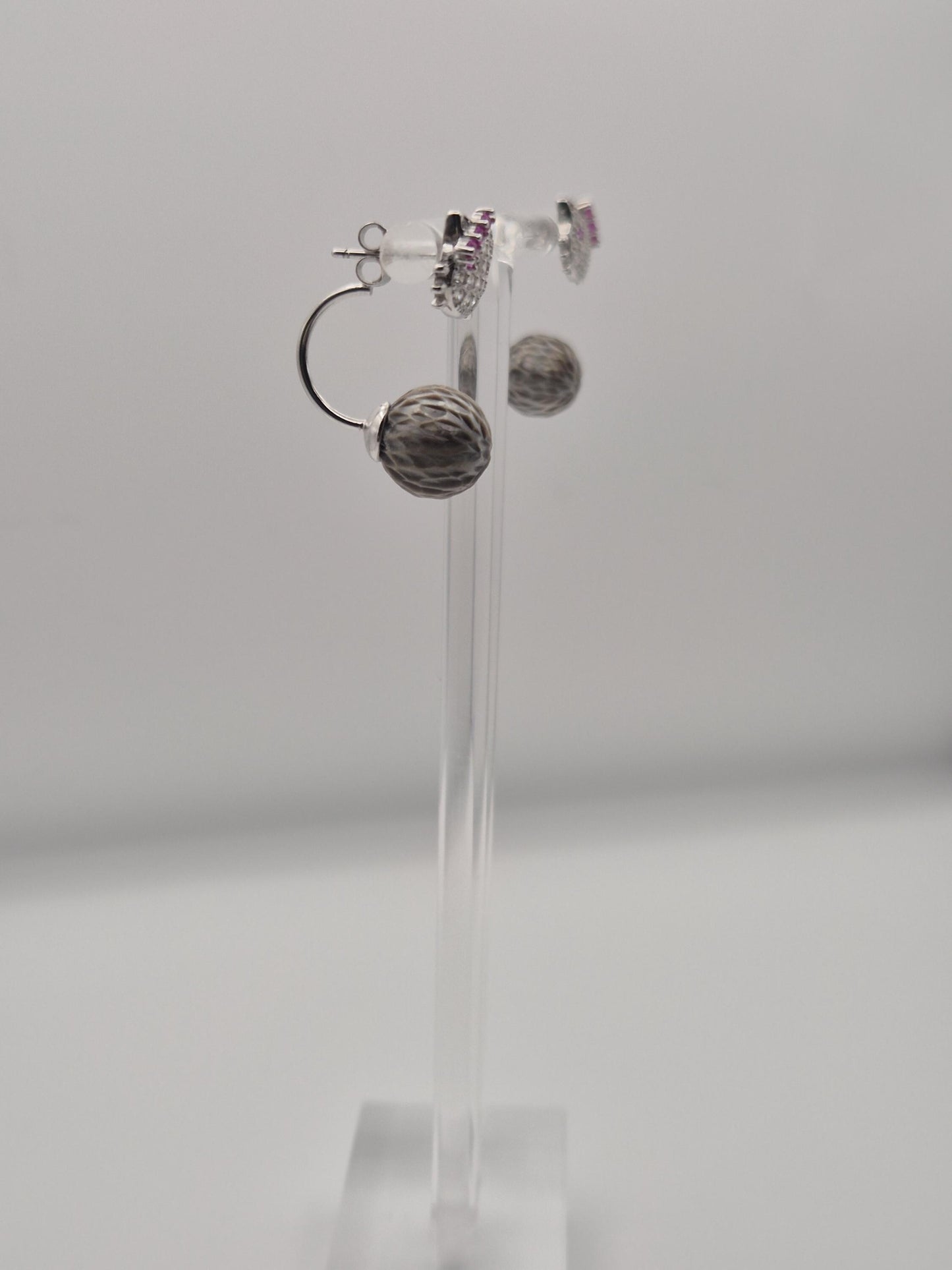 Hello Kitty Black Tahitian Stud Earrings - Sterling Silver